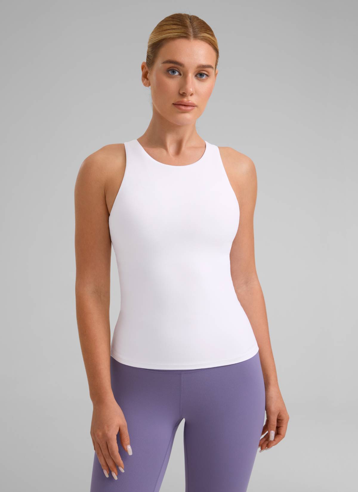 CRZ YOGA قميص رياضي نسائي بياقة عالية وظهر سباق مع حمالة صدر Butterluxe - أبيض