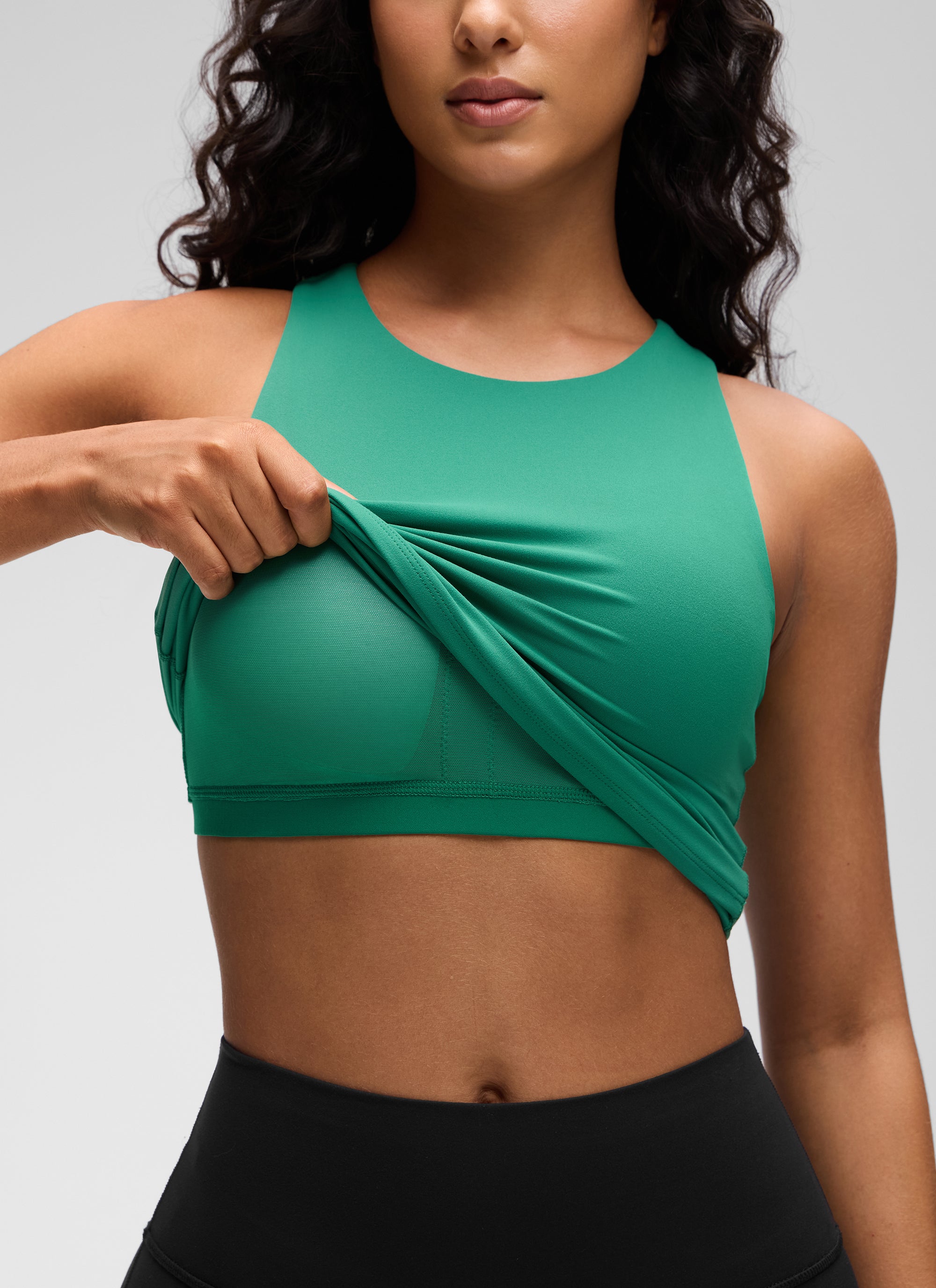 CRZ YOGA: قميص رياضي نسائي بياقة عالية وظهر سباق مع حمالة صدر Butterluxe »، اللون الأخضر «كاسكاديا»