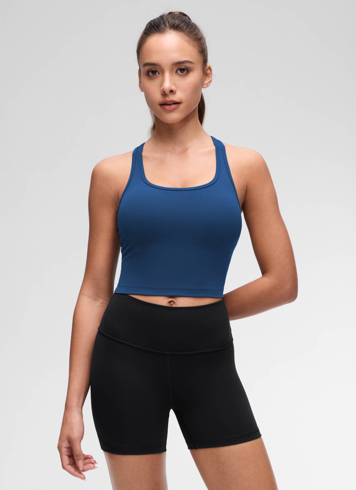 حمالة صدر يوغا نسائية من CRZ YOGA بدعم خفيف Butterluxe بياقة دائرية وتصميم Y-Back، لون كحلي فرنسي