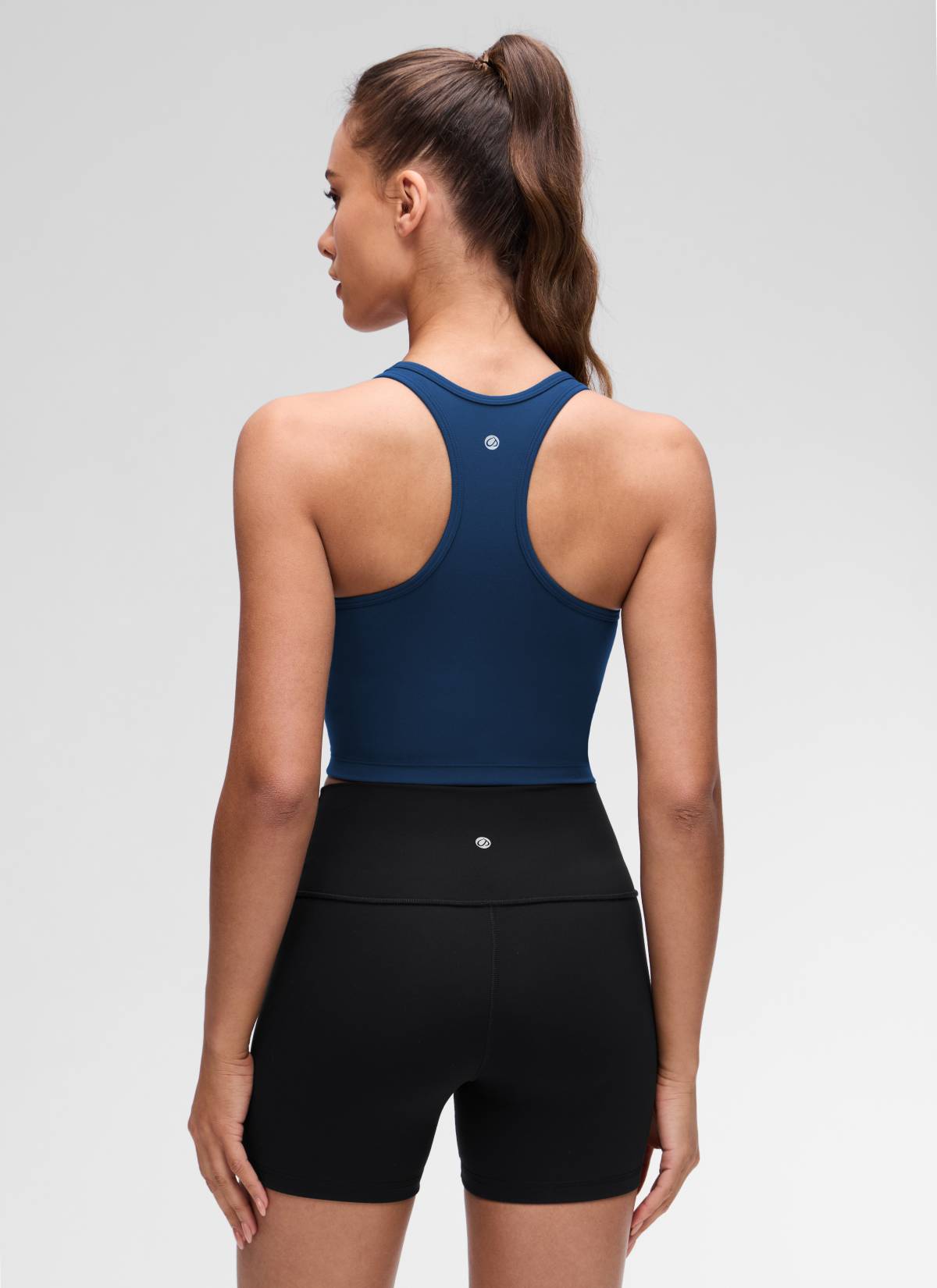 حمالة صدر يوغا نسائية من CRZ YOGA بدعم خفيف Butterluxe بياقة دائرية وتصميم Y-Back، لون كحلي فرنسي
