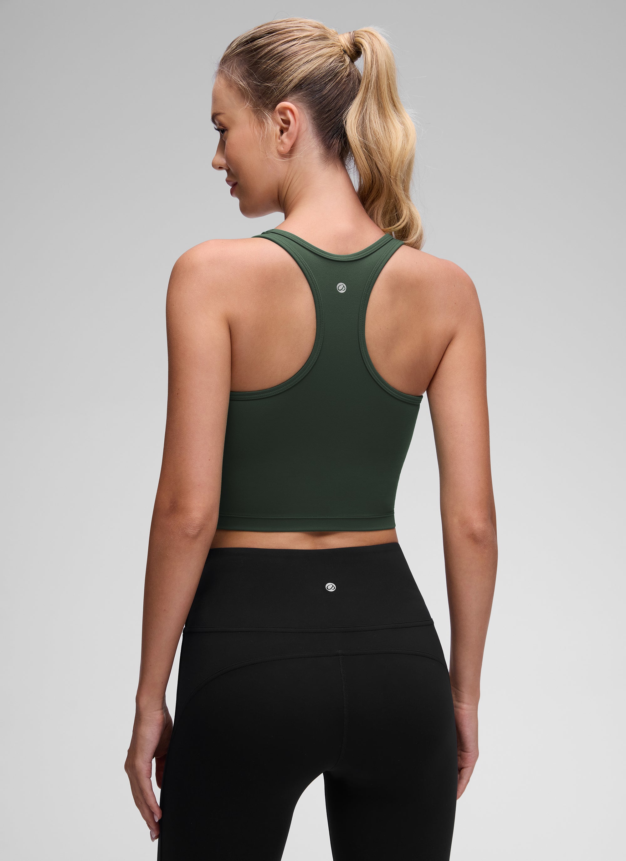 CRZ YOGA حمالة صدر نسائية لليوغا Butterluxe بياقة دائرية ودعم منخفض وظهر على شكل Y لون أخضر ليجند