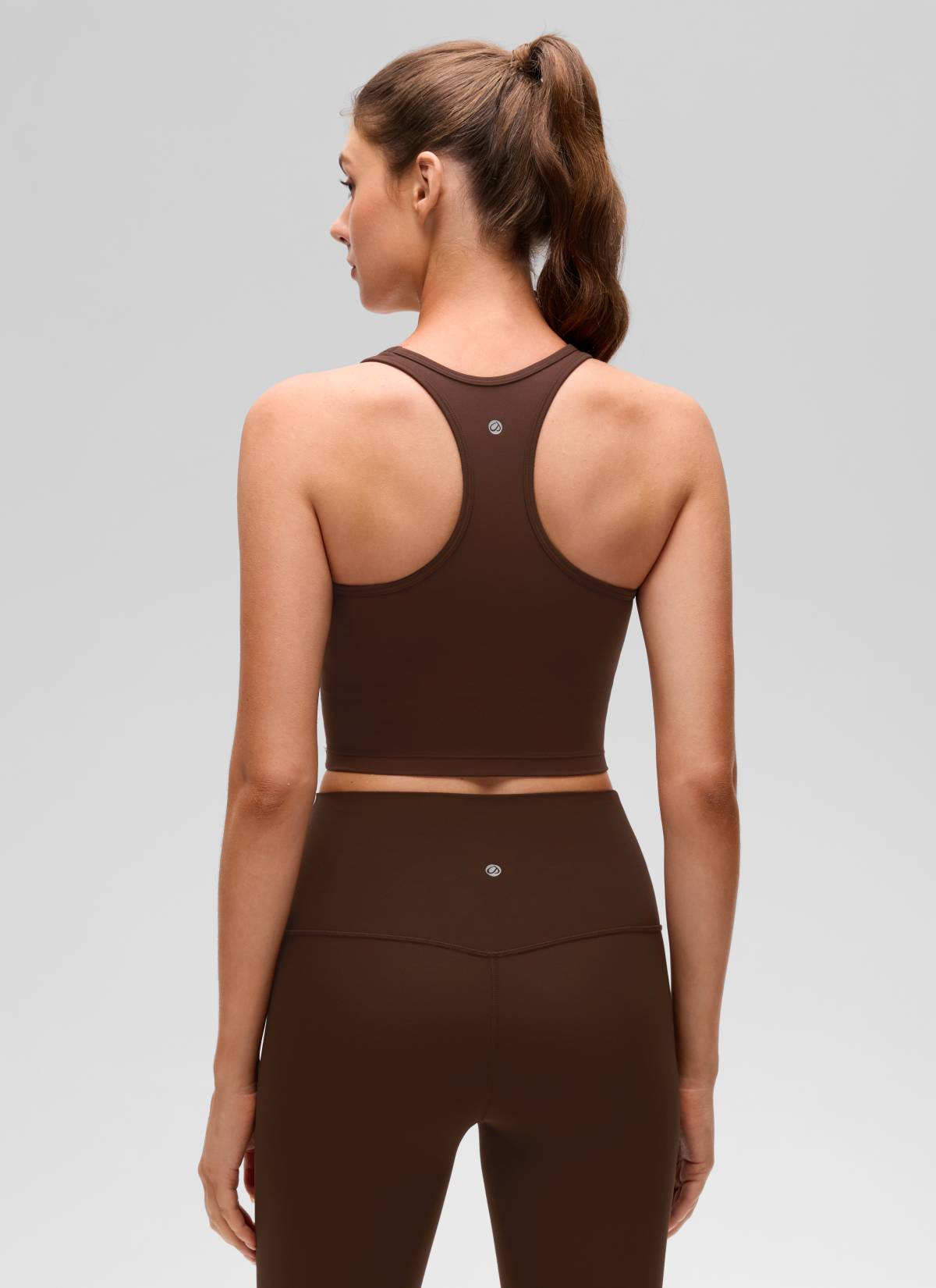 حمالة صدر يوغا نسائية من CRZ YOGA بدعم خفيف Butterluxe بياقة دائرية وتصميم Y-Back، لون بني حممي