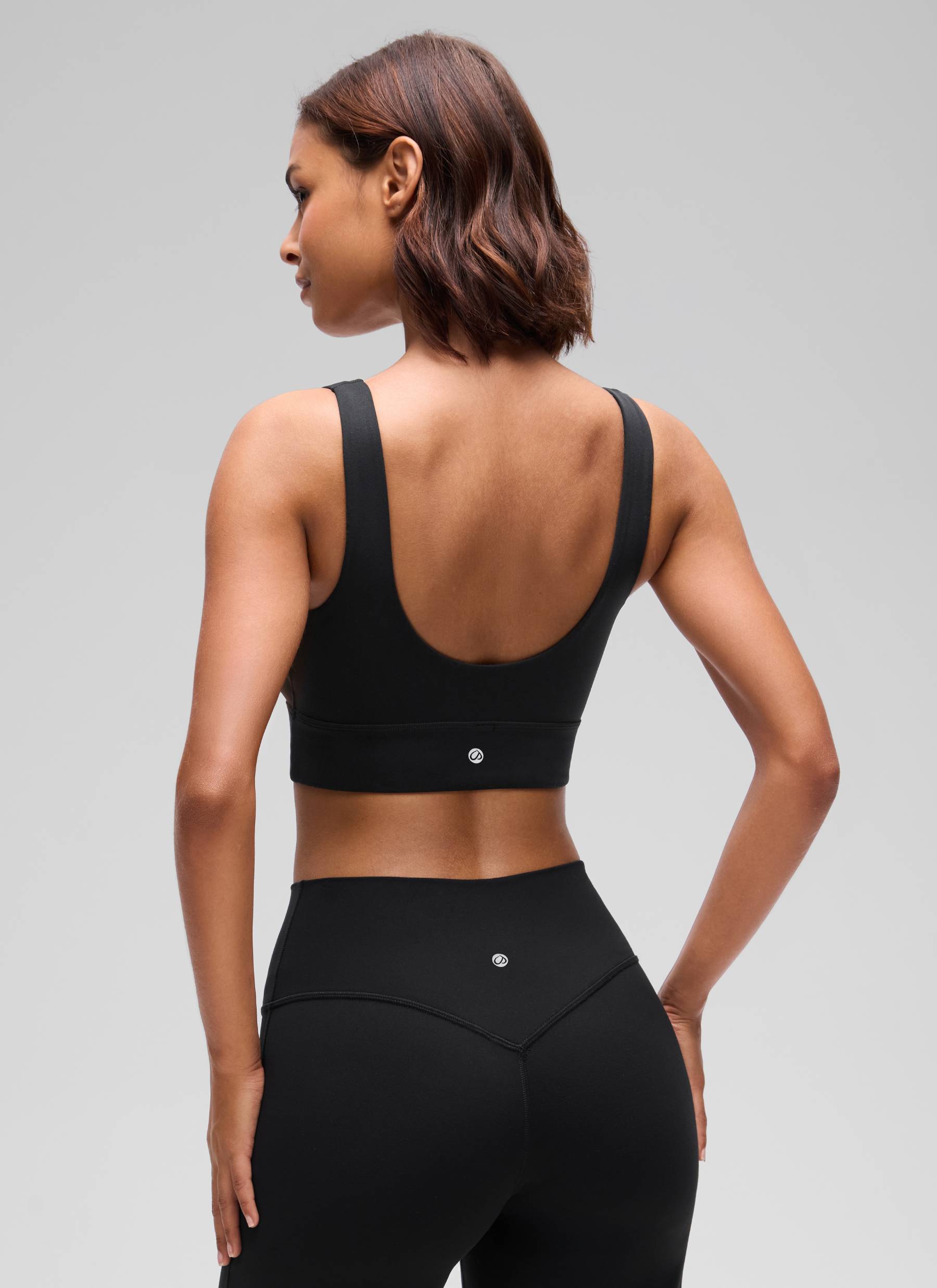 حمالة صدر رياضية Butterluxe طويلة للنساء من CRZ YOGA لدعم منخفض لليوغا بظهر على شكل U أسود