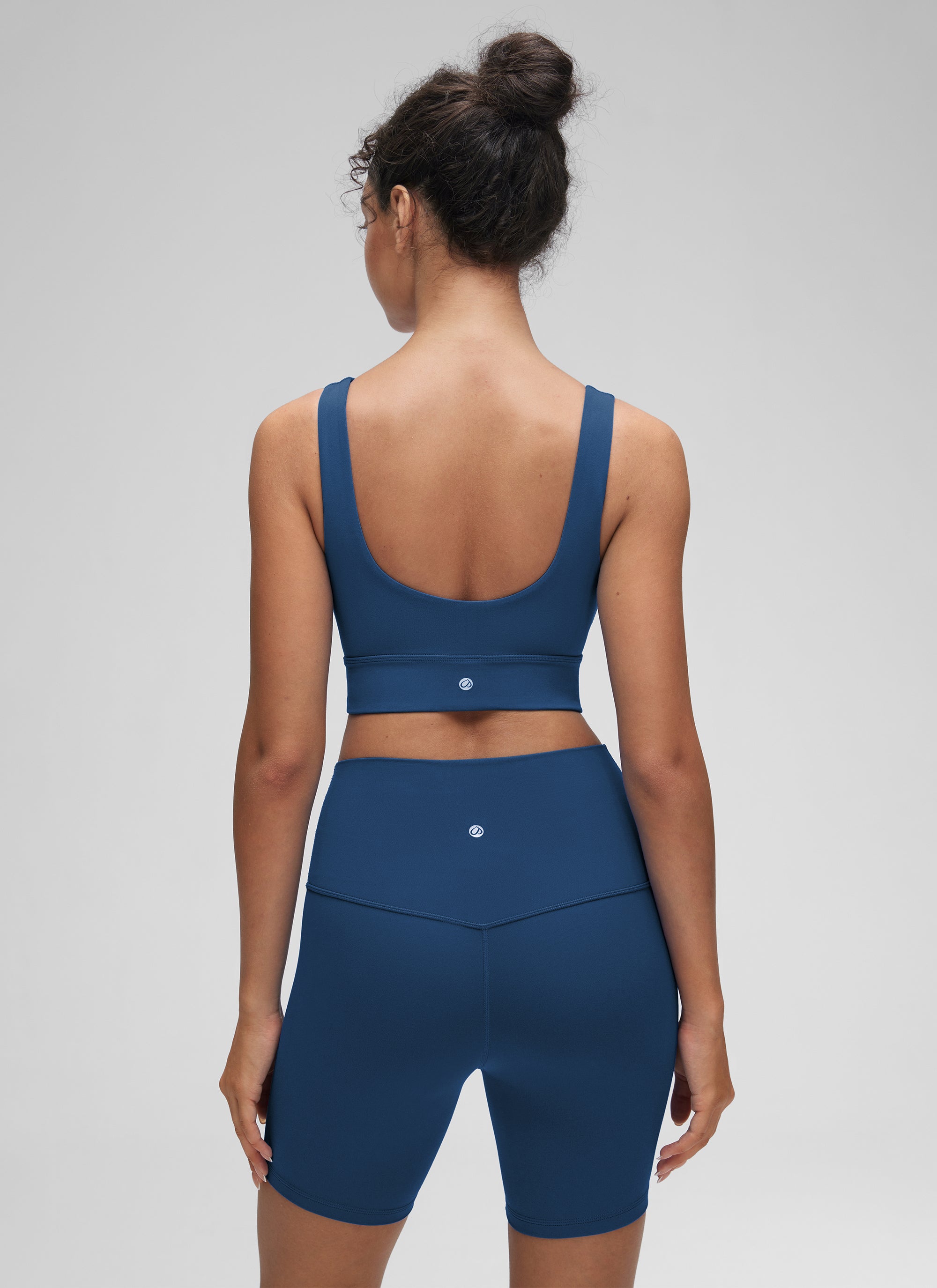 حمالة صدر رياضية Butterluxe طويلة للنساء من CRZ YOGA لدعم منخفض لليوغا بظهر على شكل U كحلي فرنسي