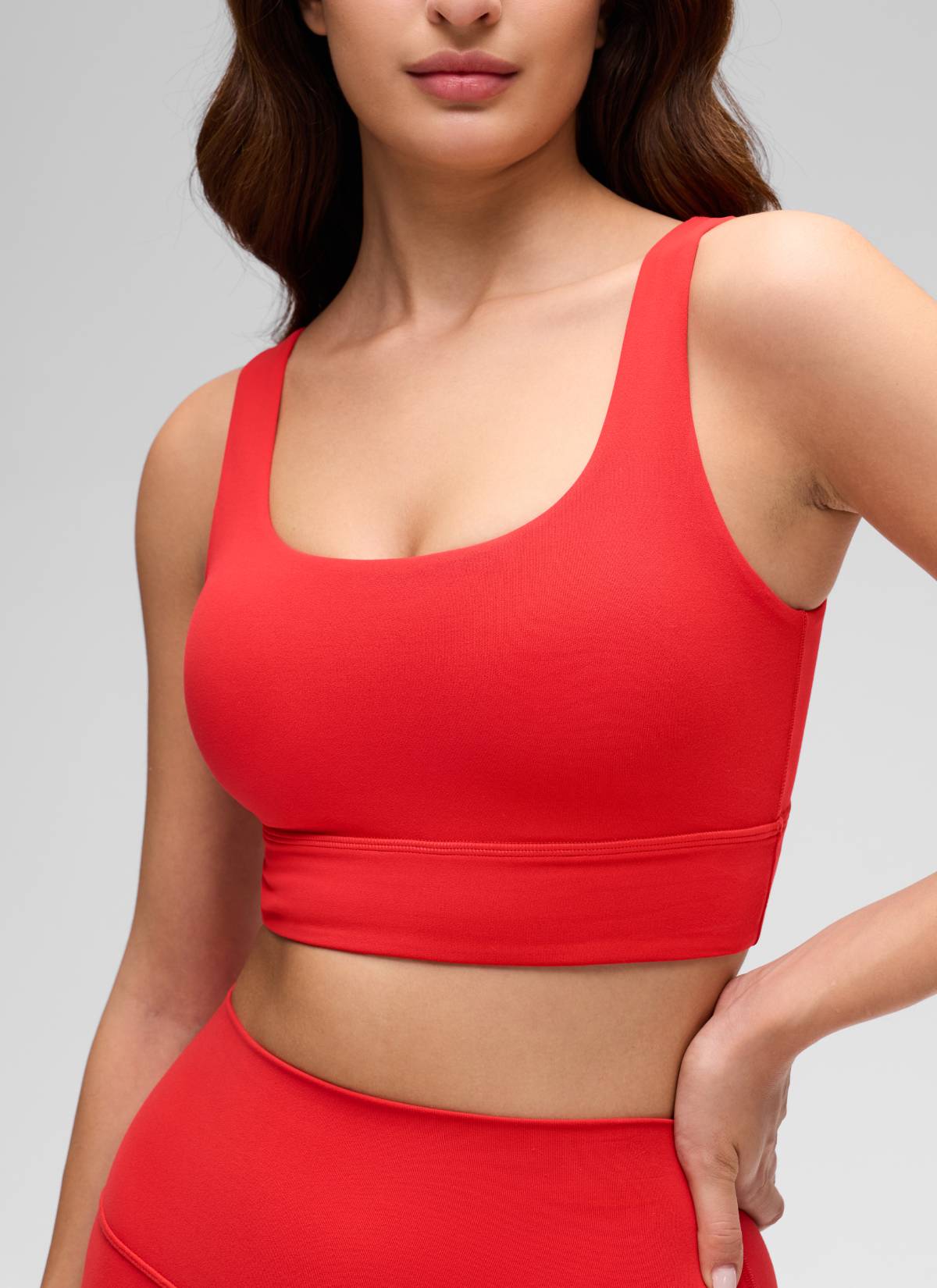 حمالة صدر رياضية Butterluxe طويلة للنساء من CRZ YOGA لدعم منخفض لليوغا بظهر على شكل U أحمر داكن
