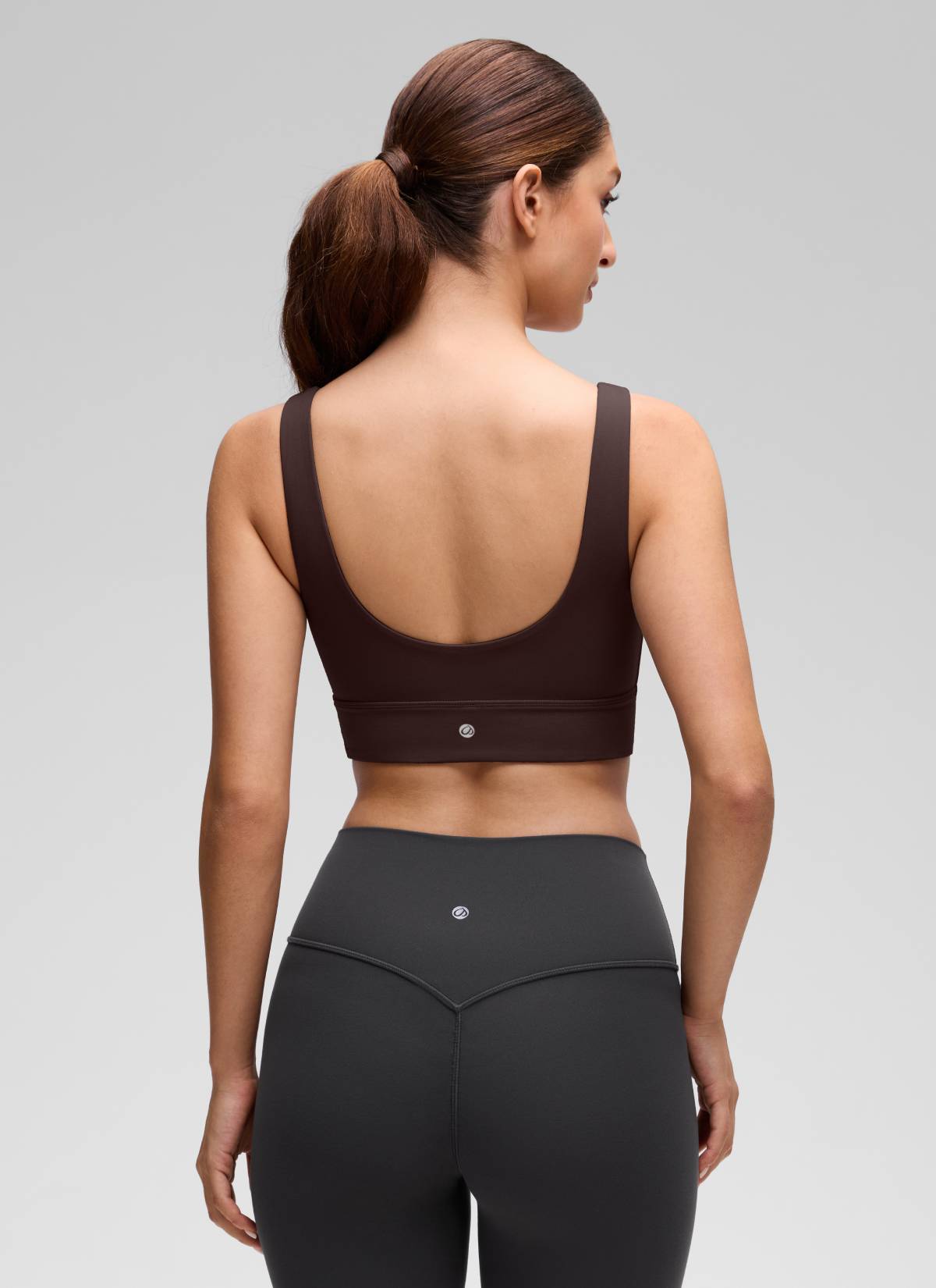 حمالة صدر رياضية Butterluxe طويلة للنساء من CRZ YOGA لدعم منخفض لليوغا بظهر على شكل U بني هوت فادج