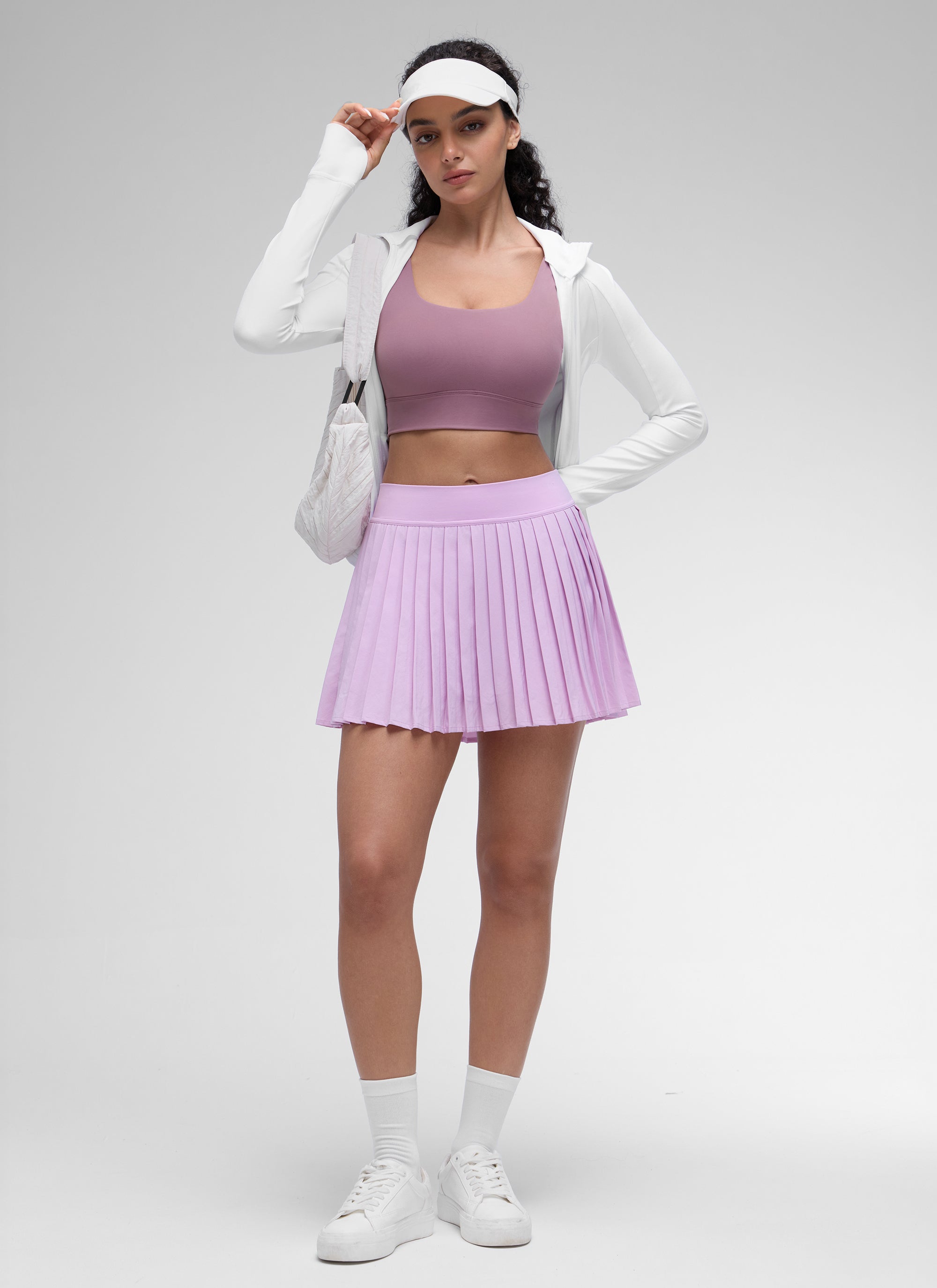 حمالة صدر رياضية طويلة من CRZ YOGA للنساء لليوغا بدعم منخفض Butterluxe بظهر على شكل حرف U بلون لافندر فاتح.