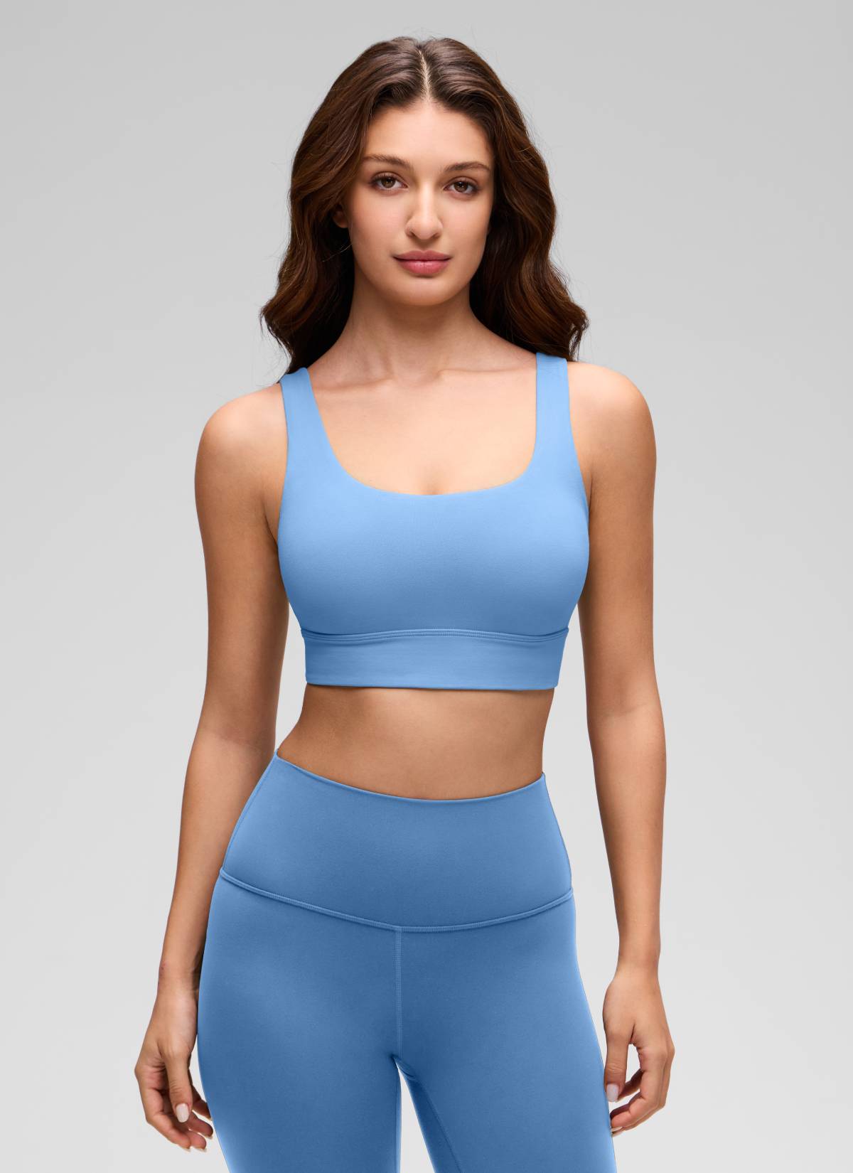 حمالة صدر رياضية طويلة من CRZ YOGA للنساء لليوغا بدعم منخفض Butterluxe بظهر على شكل حرف U بلون أزرق احتفالي.