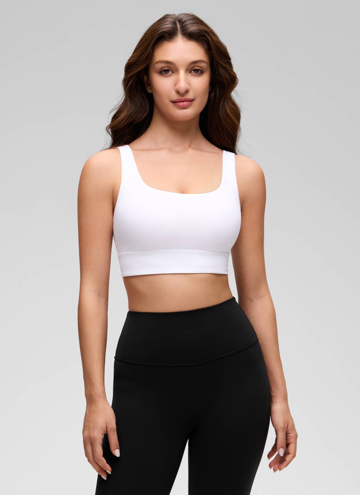 حمالة صدر رياضية Butterluxe طويلة للنساء من CRZ YOGA لدعم منخفض لليوغا بظهر على شكل U أبيض