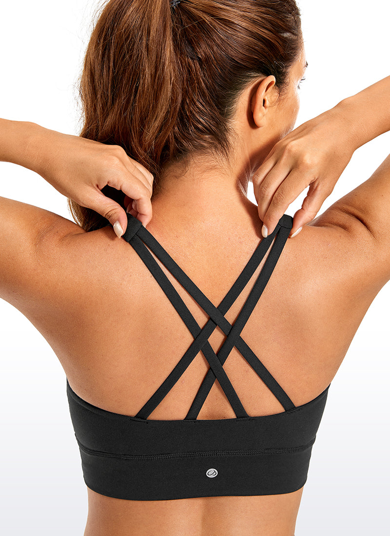 حمالة صدر Butterluxe للتدريب بدعم متوسط للنساء بظهر بأشرطة من CRZ YOGA، أسود