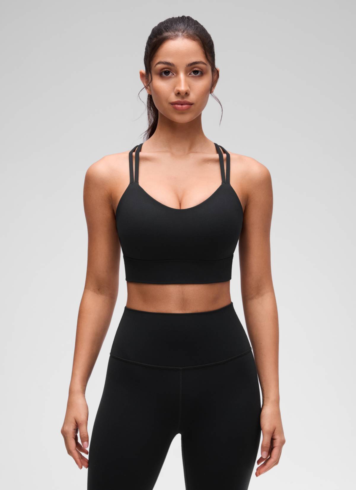 حمالة صدر نسائية Butterluxe بتصميم طويل وحمالات رفيعة متقاطعة مع أكواب مسبقة الصك من CRZ YOGA باللون الأسود