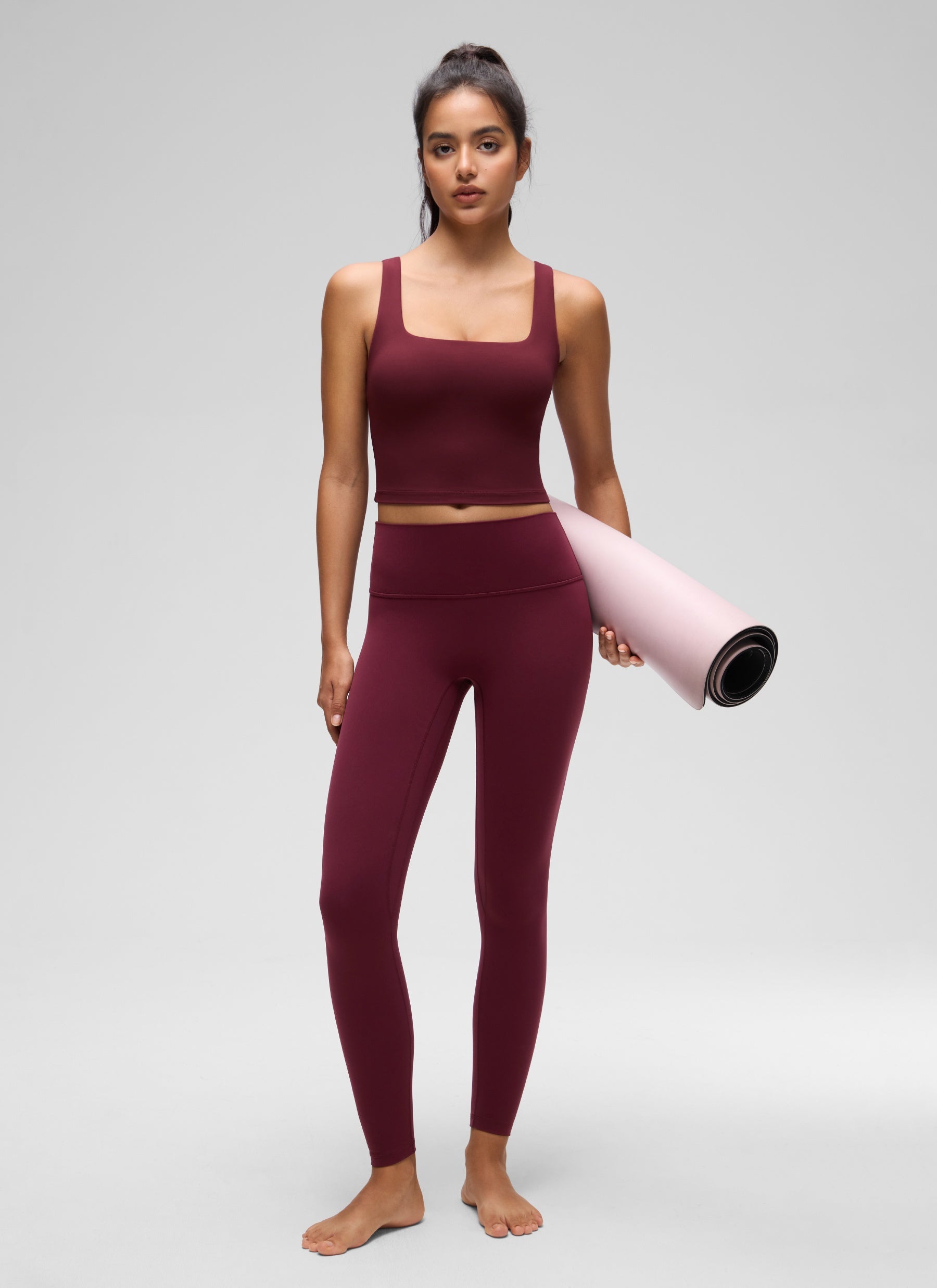 حمالة صدر نسائية طويلة لليوغا من CRZ YOGA، دعم خفيف Butterluxe، رقبة مربعة، لون أحمر ميرلوت