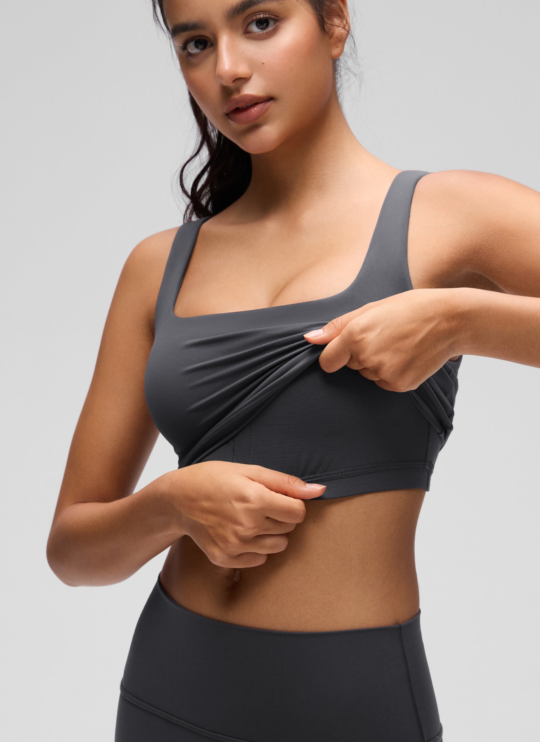 حمالة صدر نسائية طويلة لليوغا من CRZ YOGA، دعم خفيف Butterluxe، رقبة مربعة، لون رمادي غامض