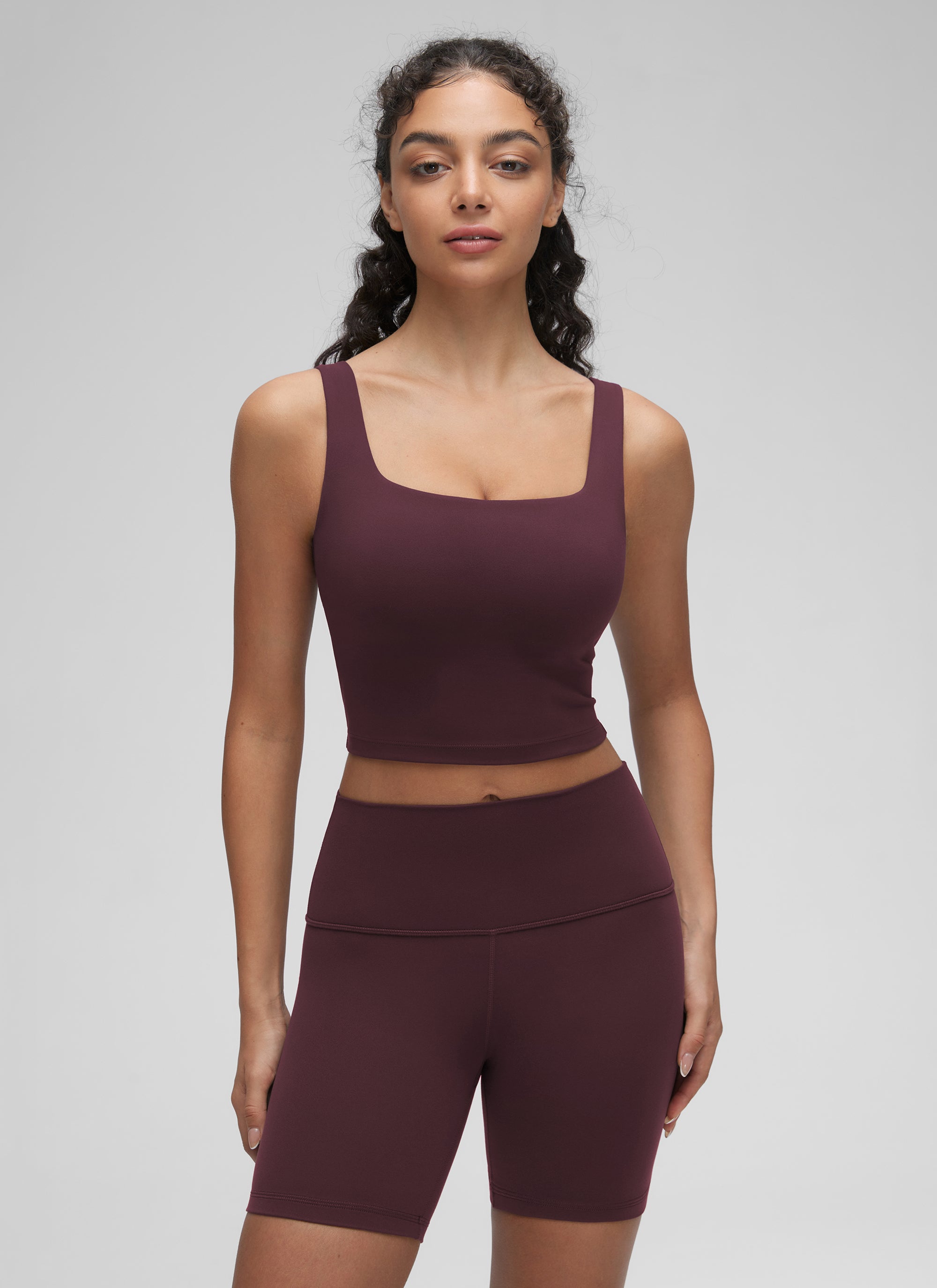 حمالة صدر نسائية طويلة لليوغا من CRZ YOGA، دعم خفيف Butterluxe، رقبة مربعة، لون برقوق ناضج