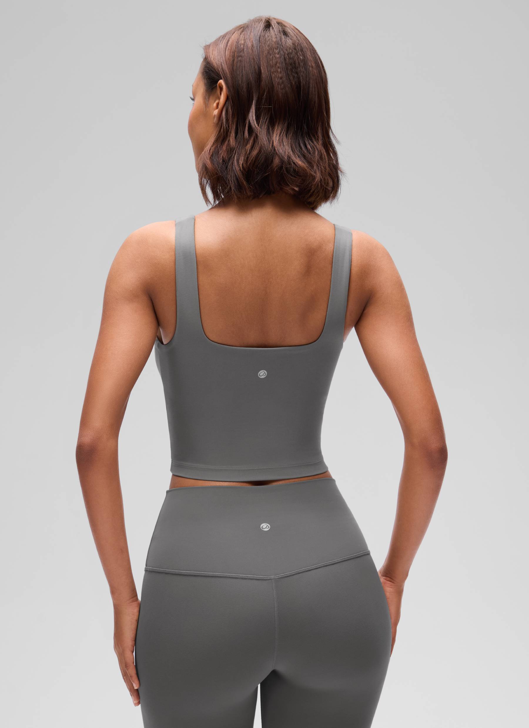 حمالة صدر نسائية طويلة لليوغا من CRZ YOGA، دعم خفيف Butterluxe، رقبة مربعة، لون رمادي رماد