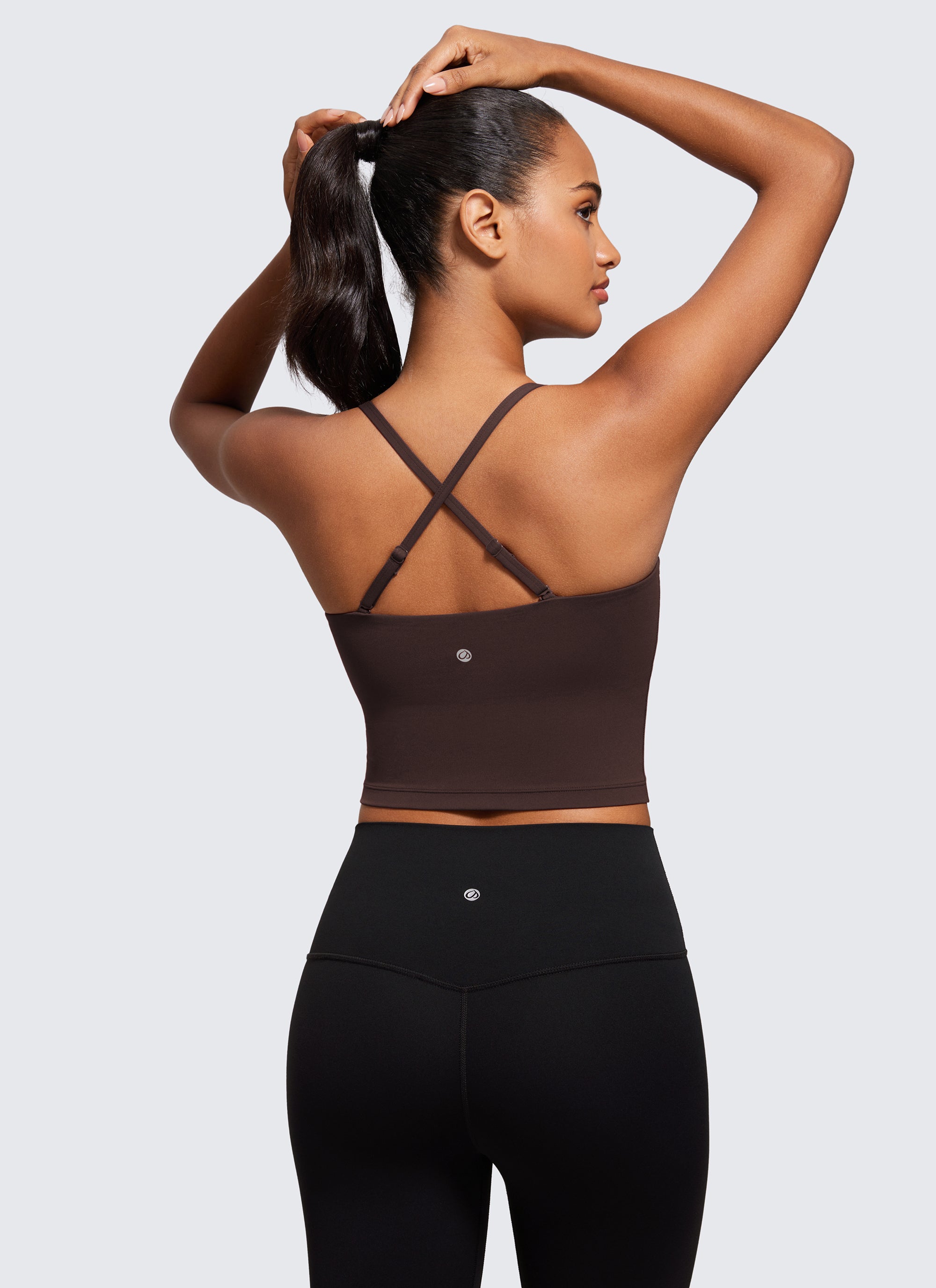 حمالة صدر رياضية طويلة قابلة للتعديل بحمالات رفيعة من Butterluxe للنساء من CRZ YOGA بلون بني فادج