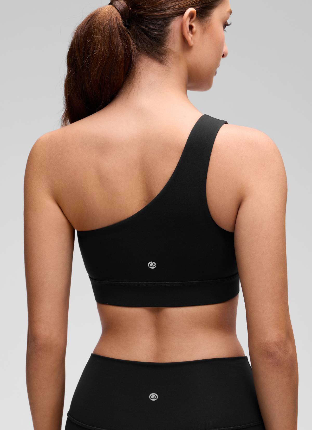 CRZ YOGA Butterluxe حمالة صدر رياضية نسائية بكتف واحد، غير متماثلة، مبطنة، باللون الأسود
