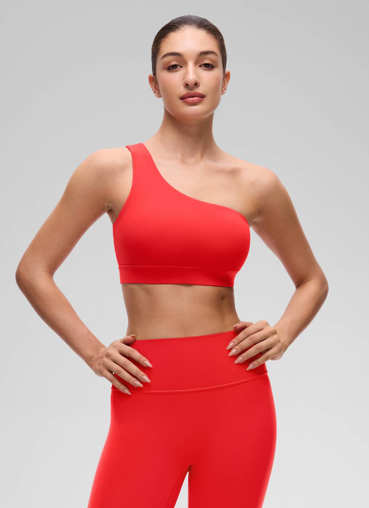 CRZ YOGA Butterluxe حمالة صدر رياضية نسائية بكتف واحد، غير متماثلة، مبطنة، باللون الأحمر الداكن