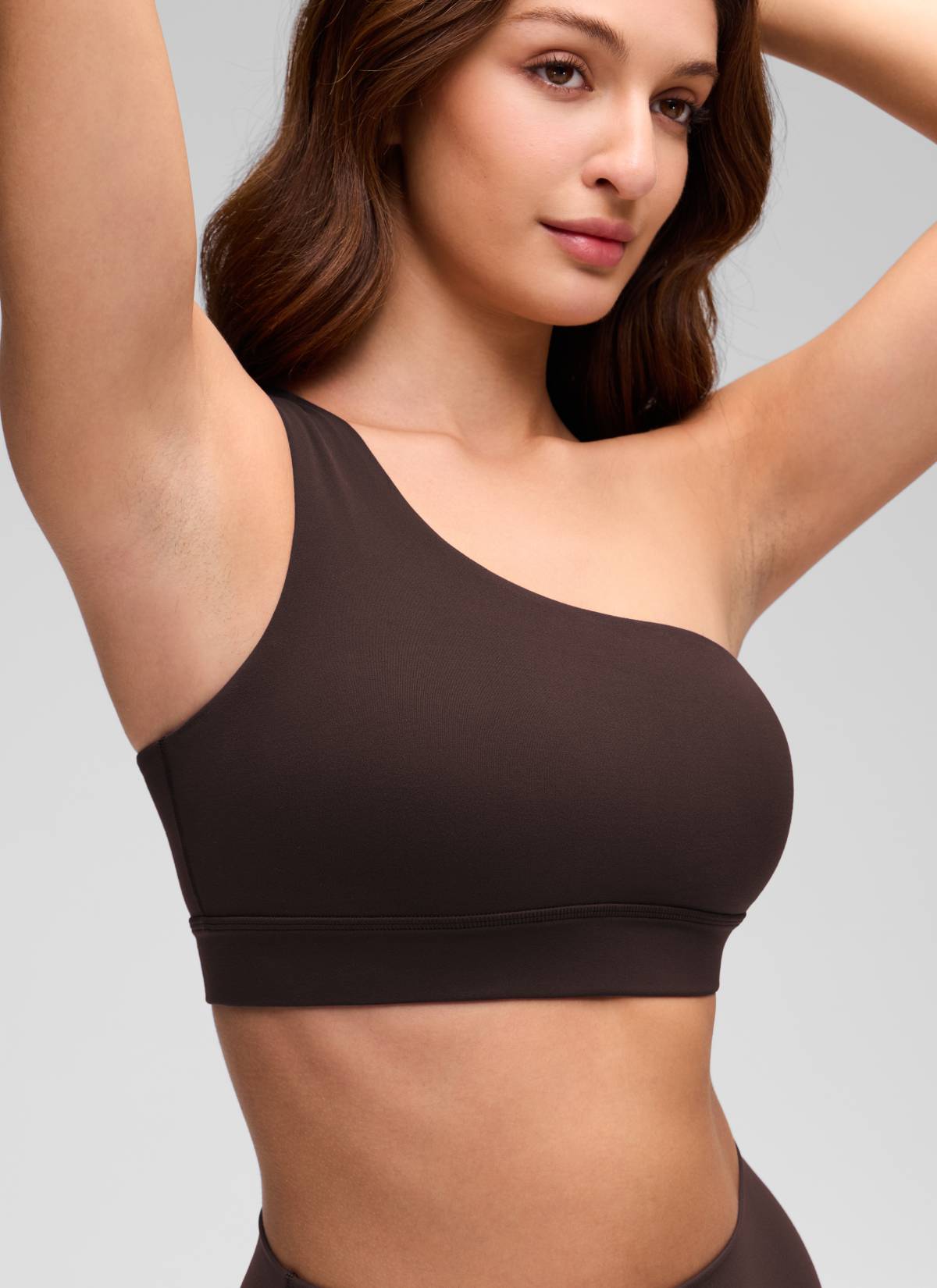 CRZ YOGA Butterluxe حمالة صدر رياضية نسائية بكتف واحد، غير متماثلة، مبطنة، بلون بني داكن
