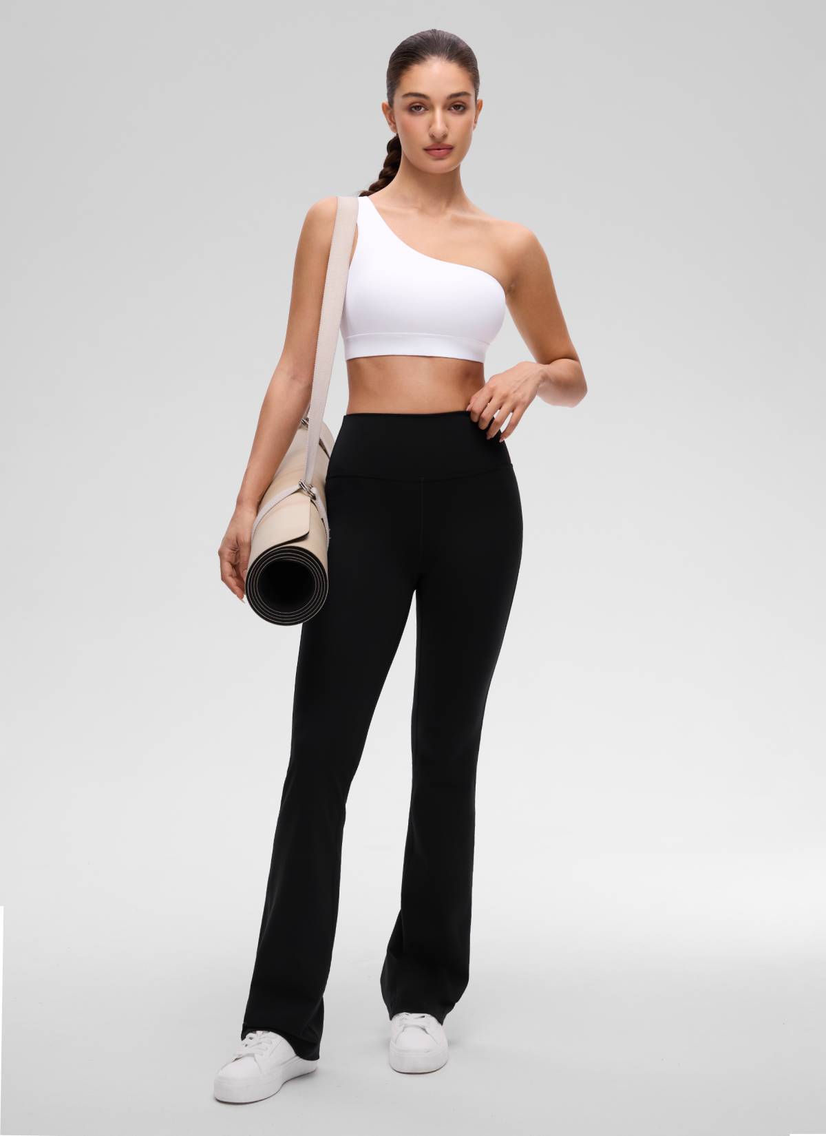 CRZ YOGA Butterluxe حمالة صدر رياضية نسائية بكتف واحد، غير متماثلة، مبطنة، باللون الأبيض