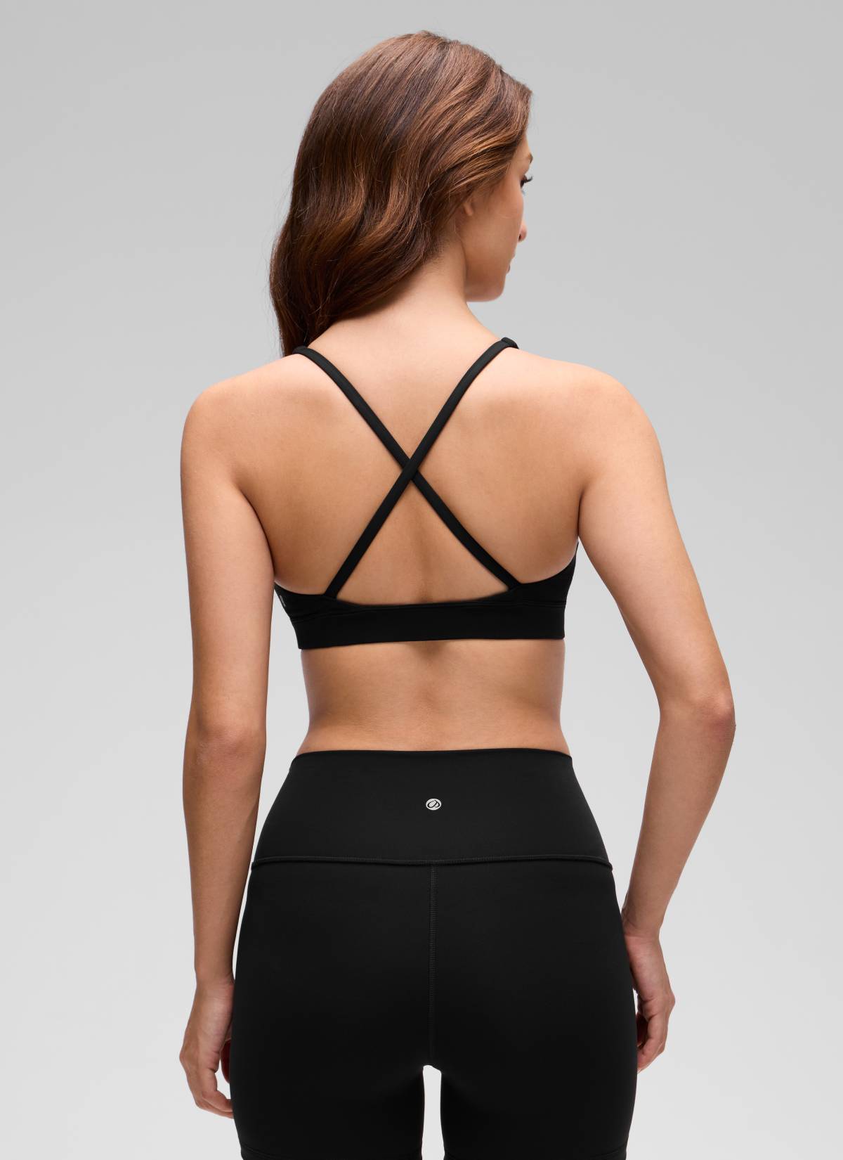 حمالة صدر يوغا Butterluxe بدعم خفيف للنساء بأشرطة خلفية وقبة على شكل حرف V باللون الأسود من CRZ YOGA