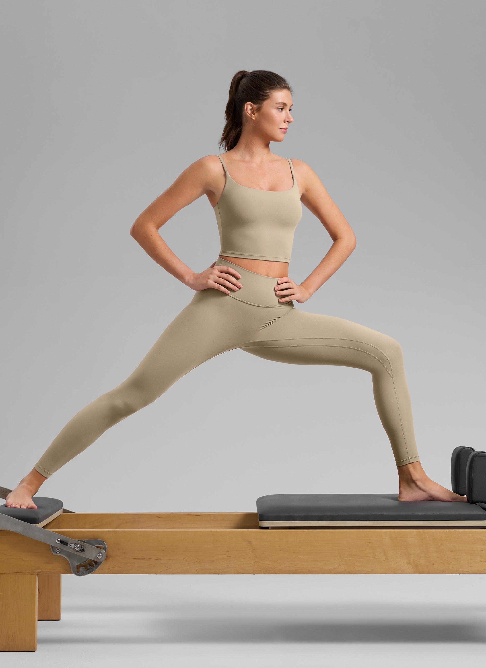 حمالة صدر رياضية طويلة لليوجا برقبة دائرية وظهر على شكل حرف U من CRZ YOGA نسائي Butterlift بلون البلوط