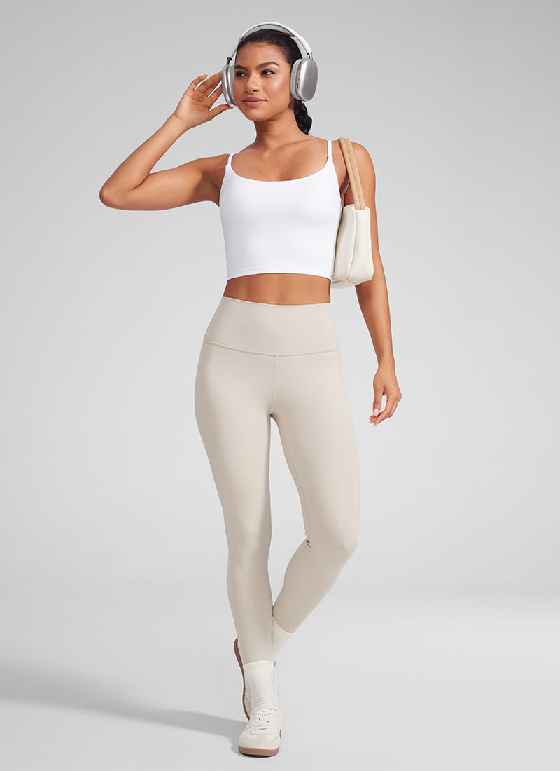 حمالة صدر رياضية طويلة لليوجا برقبة دائرية وظهر على شكل حرف U من Butterlift للنساء من CRZ YOGA باللون الأبيض