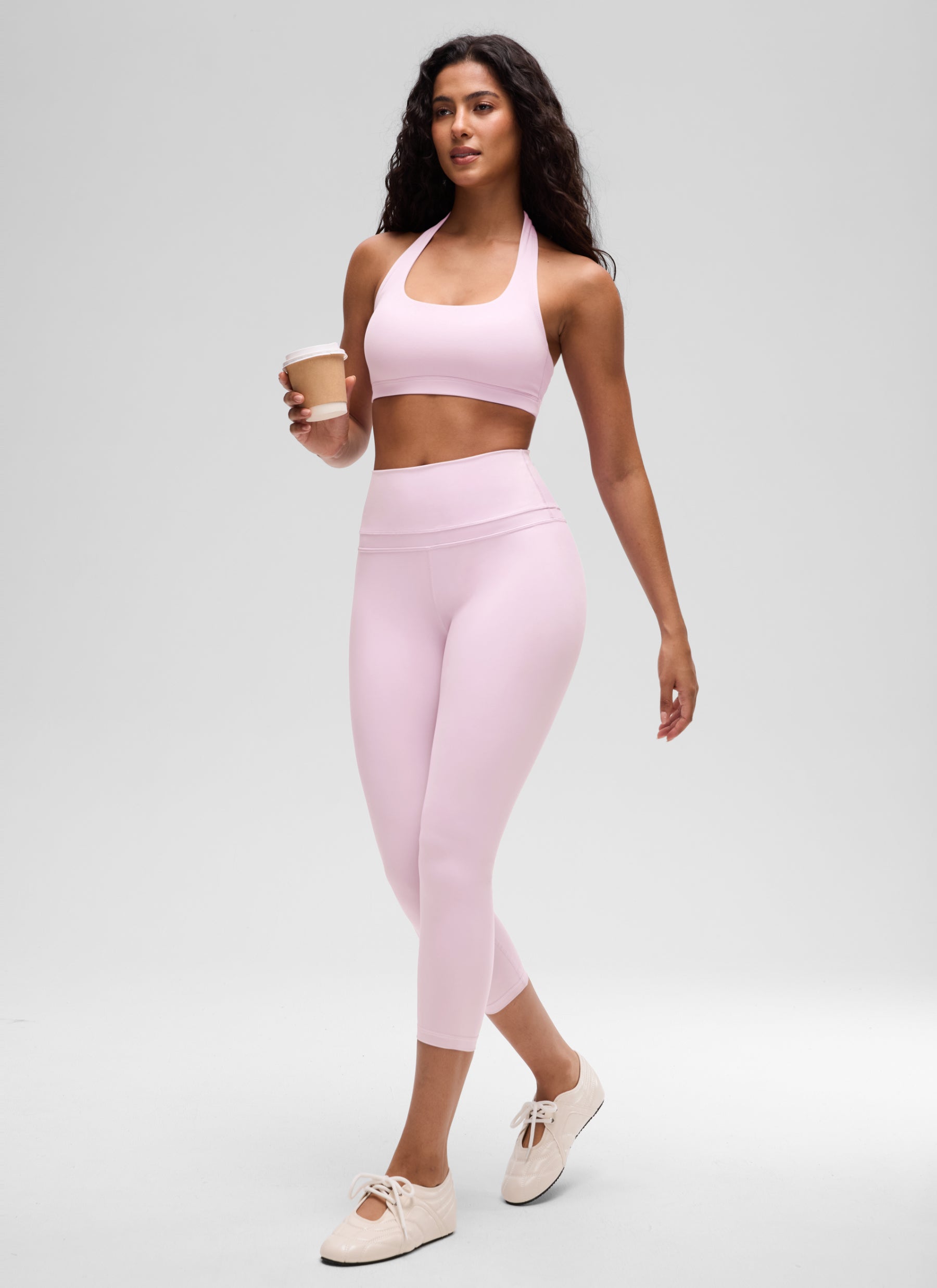 CRZ YOGA Womens Yoga Scoop Neck Padded Open Back Sports Bras Pink Organza @model_info:Q1