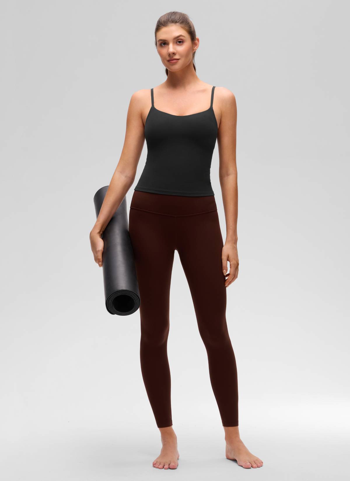 CRZ YOGA - قميص يوغا نسائي طويل يصل إلى الخصر بفتحة ظهر على شكل حرف U ومزود بحمالة صدر مدمجة، أسود، طراز « Butterluxe »