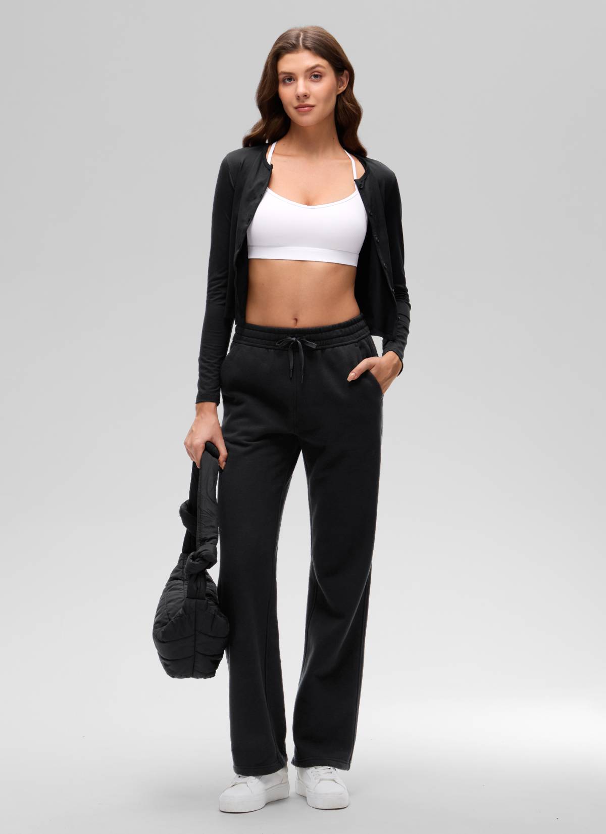 حمالة صدر رياضية يوغا Butterluxe برقبة على شكل حرف U وتصميم متقاطع من الخلف للنساء من CRZ YOGA باللون الأبيض