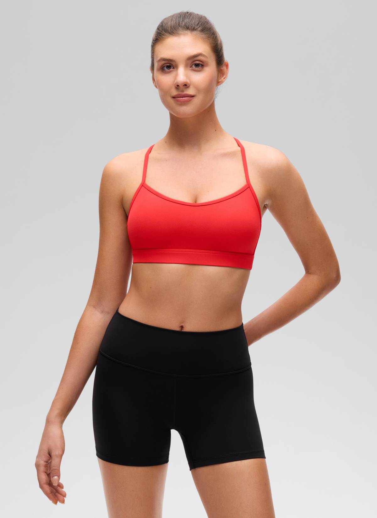 حمالة صدر رياضية يوغا Butterluxe برقبة على شكل حرف U وتصميم متقاطع من الخلف للنساء من CRZ YOGA باللون الأحمر الداكن