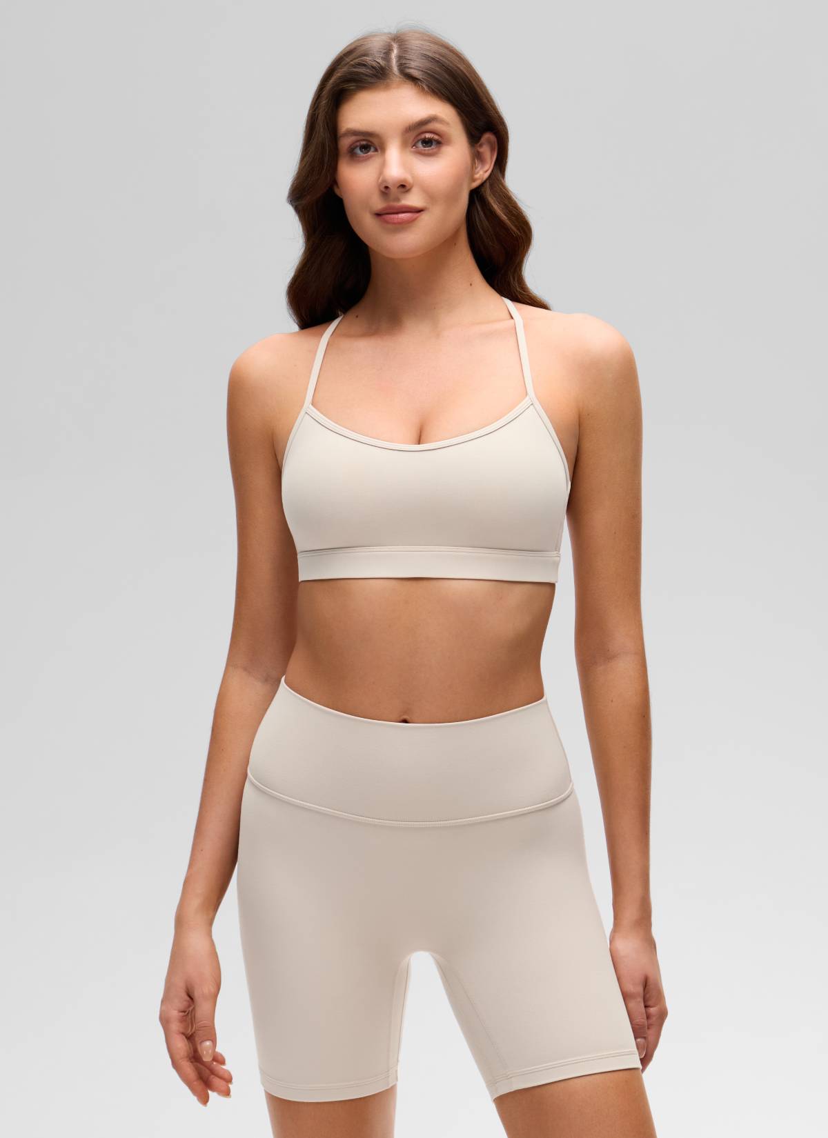 حمالة صدر رياضية للنساء من CRZ YOGA بتصميم Butterluxe لليوغا بفتحة رقبة دائرية وظهر متقاطع، لون بني موهافي