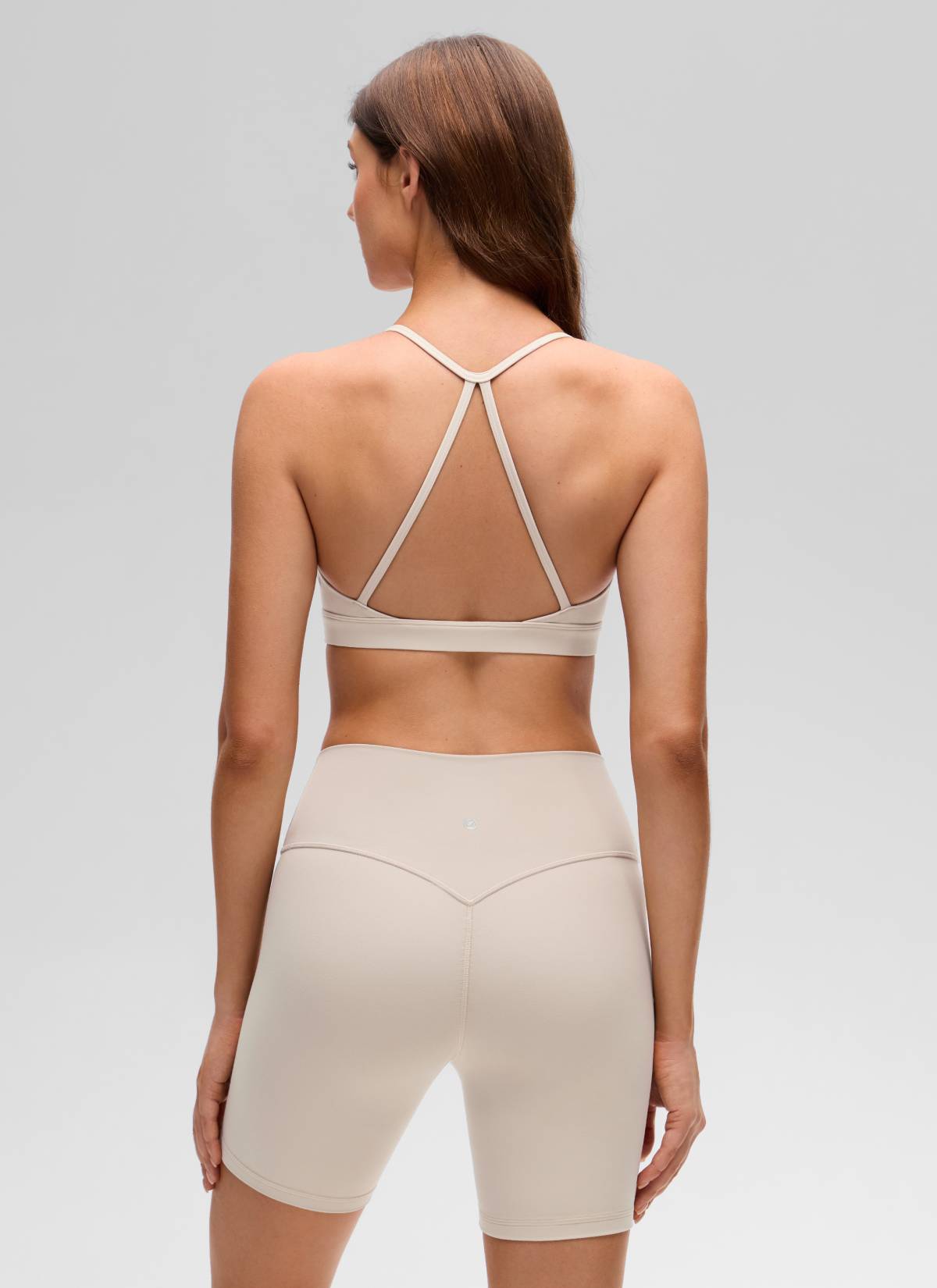 حمالة صدر رياضية للنساء من CRZ YOGA بتصميم Butterluxe لليوغا بفتحة رقبة دائرية وظهر متقاطع، لون بني موهافي
