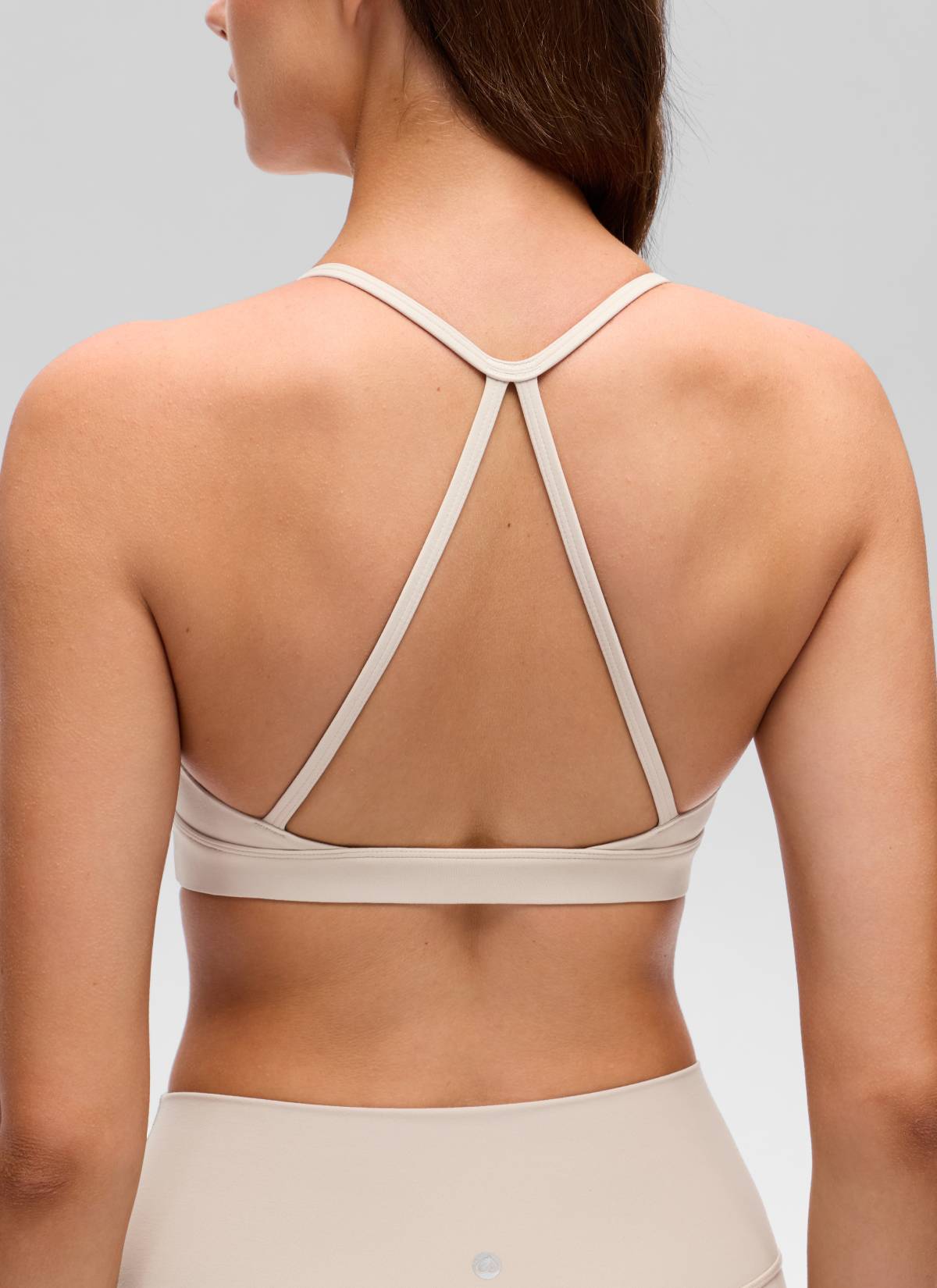حمالة صدر رياضية للنساء من CRZ YOGA بتصميم Butterluxe لليوغا بفتحة رقبة دائرية وظهر متقاطع، لون بني موهافي