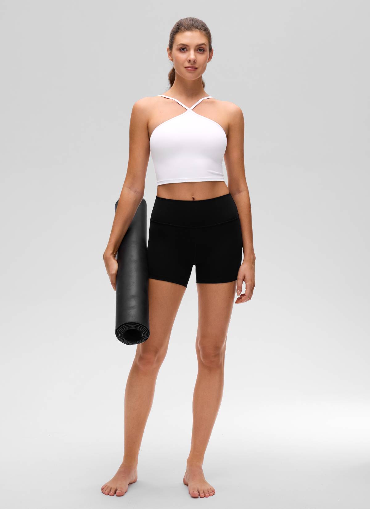 CRZ YOGA - قميص يوغا قصير للسيدات بنمط « Butterluxe » وياقة متقاطعة مع حمالة صدر مدمجة، أبيض