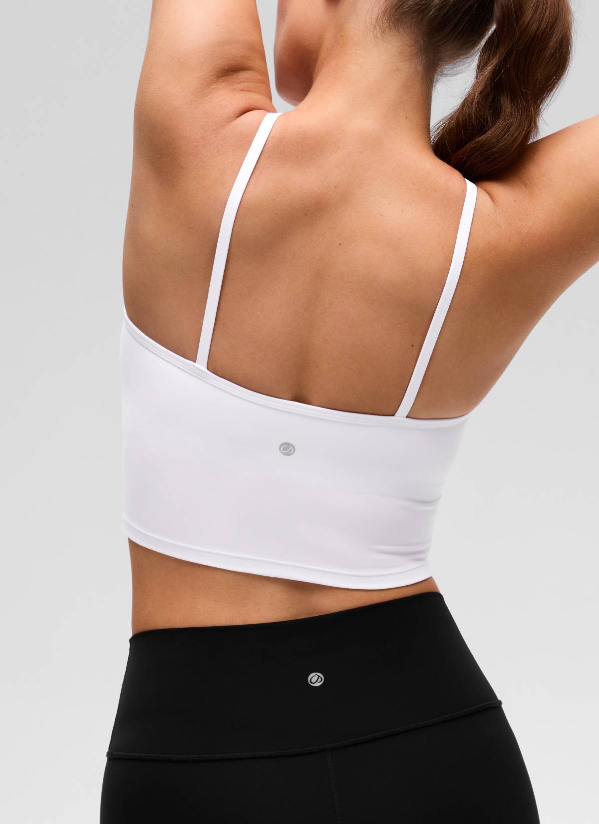 CRZ YOGA - قميص يوغا قصير للسيدات بنمط « Butterluxe » وياقة متقاطعة مع حمالة صدر مدمجة، أبيض