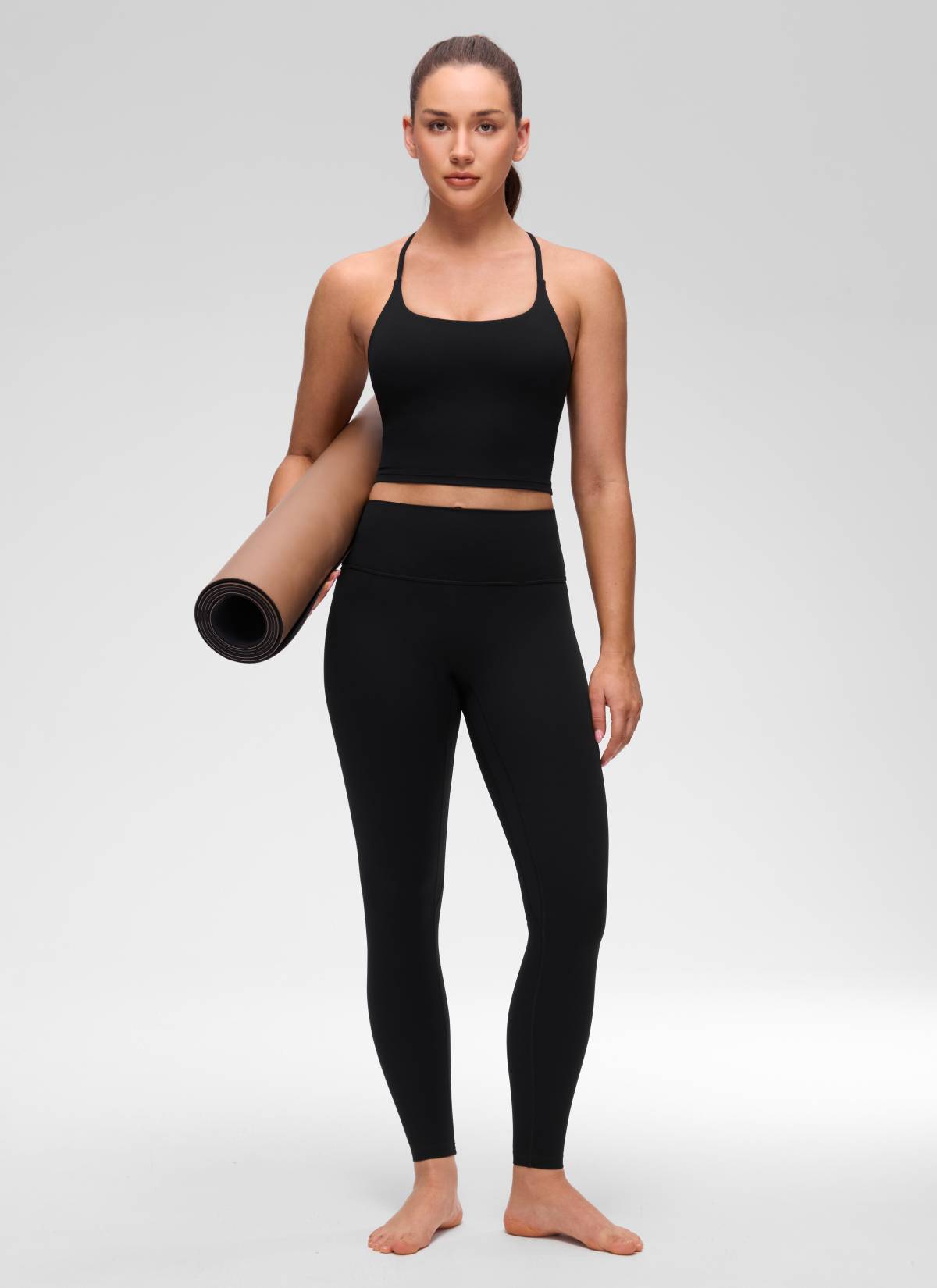 تانك توب نسائي من CRZ YOGA Butterluxe برقبة على شكل U وظهر متقاطع ملتوي مع حمالة صدر مدمجة بلون أسود