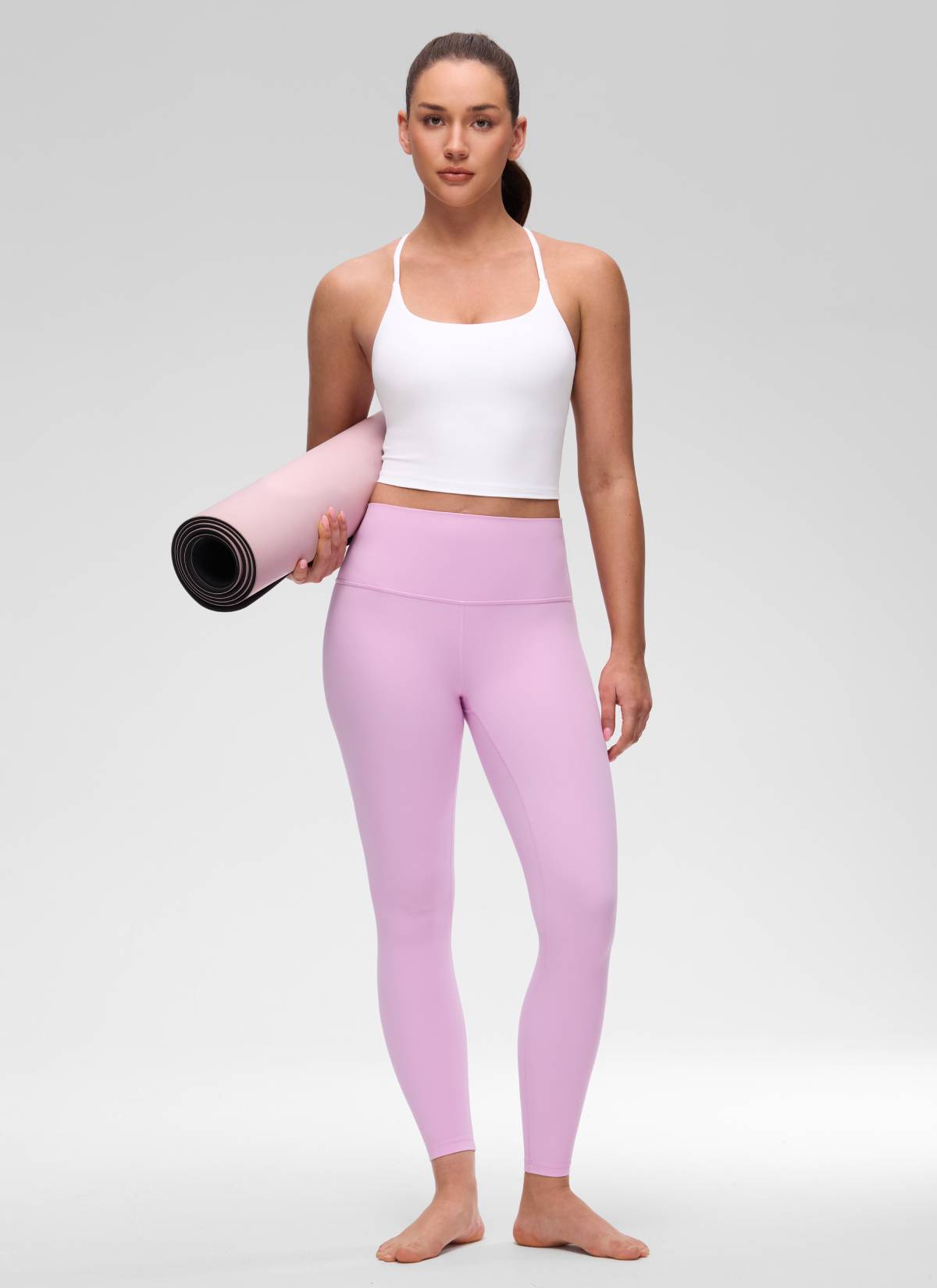 تانك توب نسائي من CRZ YOGA Butterluxe برقبة على شكل U وظهر متقاطع ملتوي مع حمالة صدر مدمجة بلون أبيض