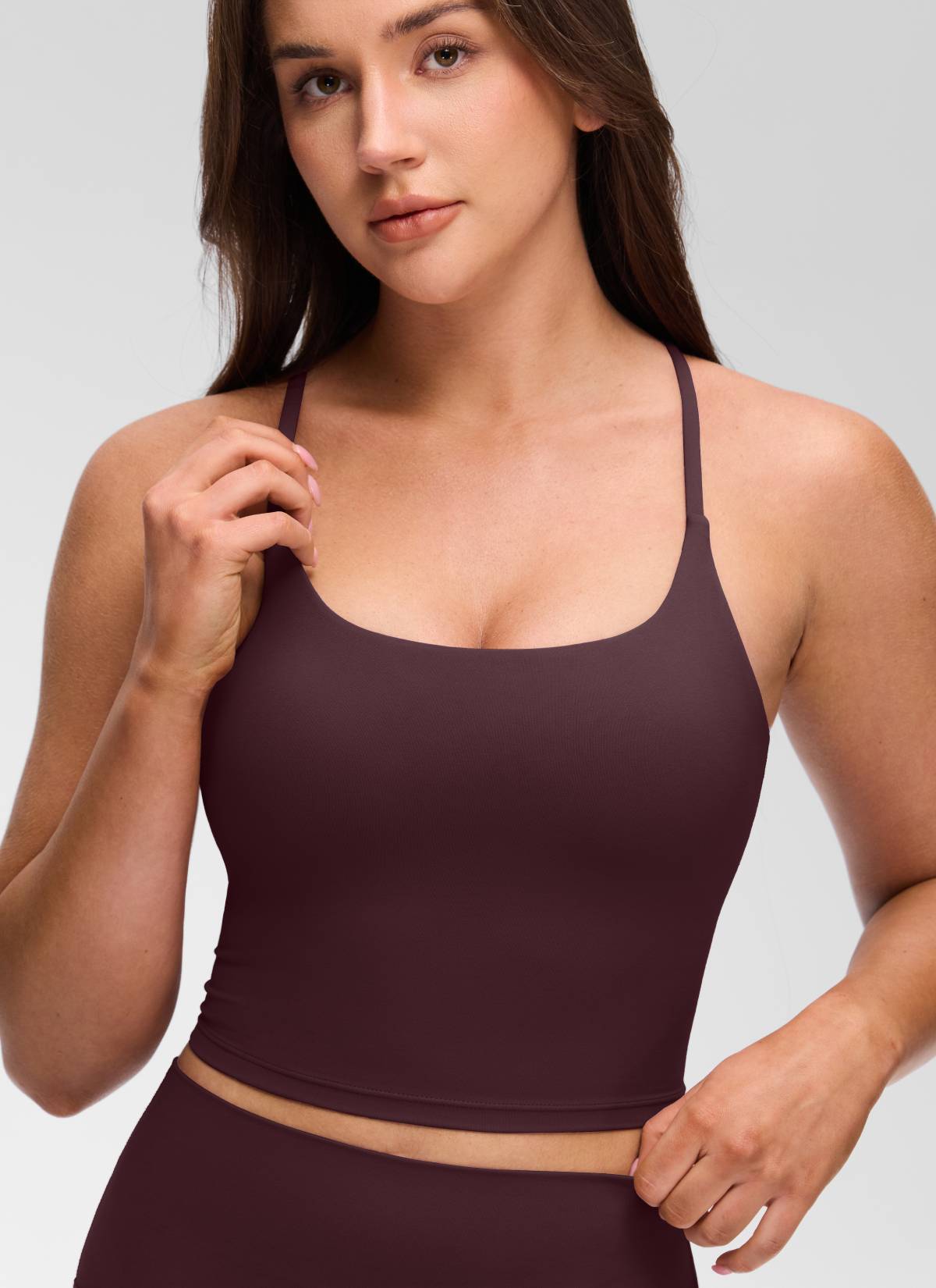تانك توب نسائي من CRZ YOGA Butterluxe برقبة على شكل U وظهر متقاطع ملتوي مع حمالة صدر مدمجة بلون برقوق ناضج