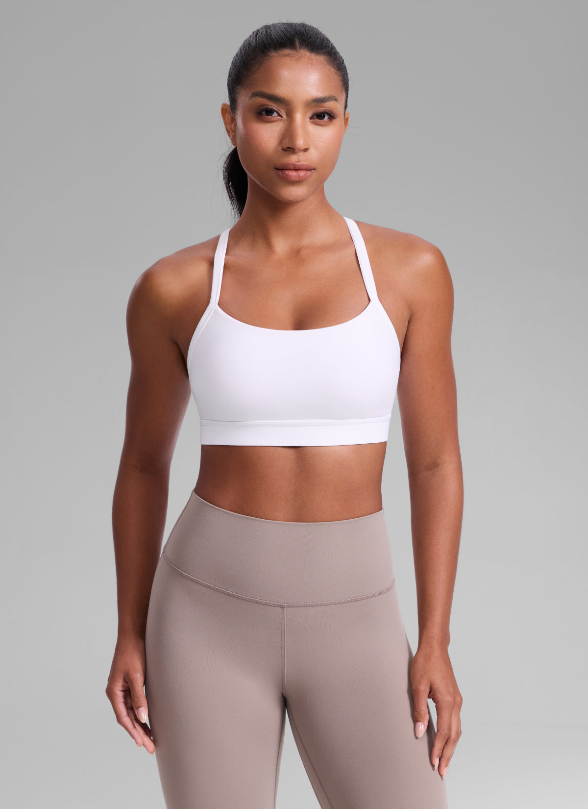 حمالة صدر رياضية نسائية من CRZ YOGA Butterlift لليوغا برقبة على شكل حرف U وظهر متقاطع وفتحة مفتاح أبيض
