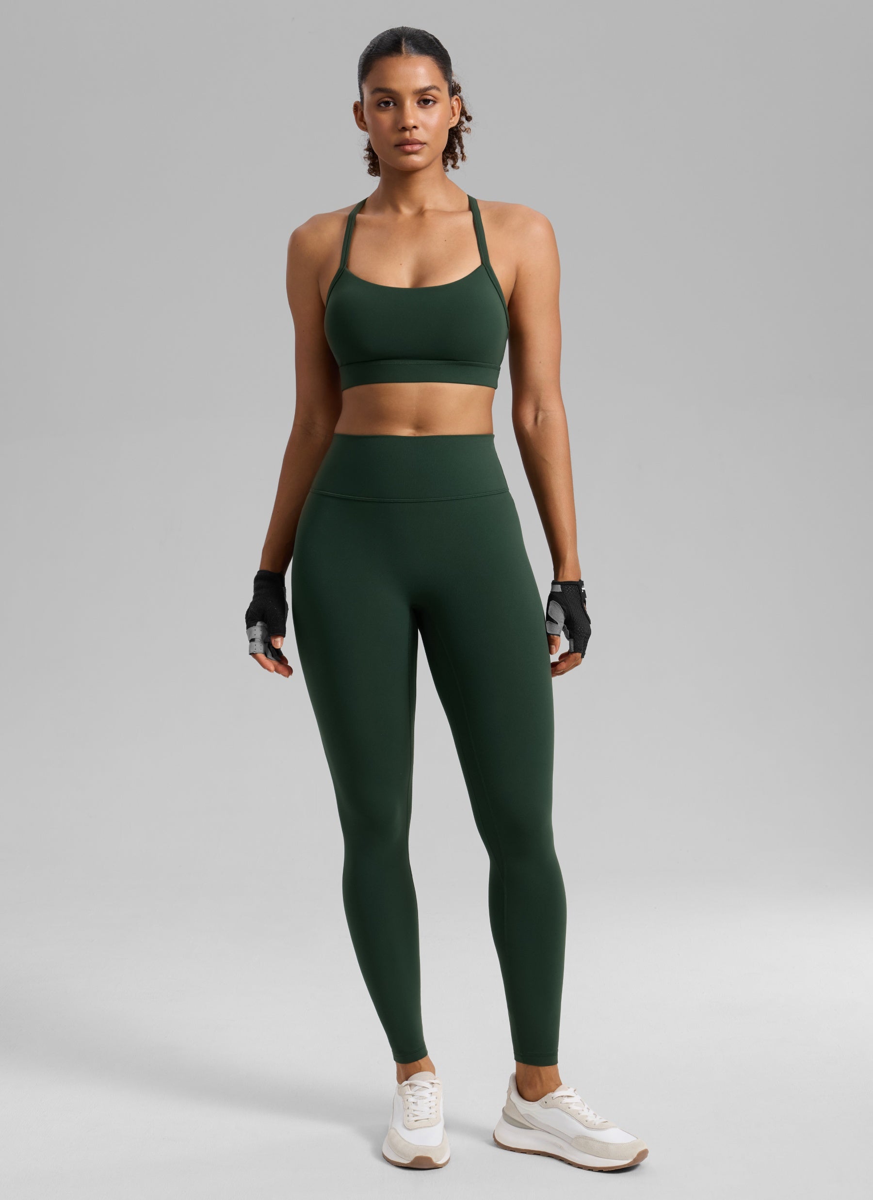 حمالة صدر رياضية نسائية من CRZ YOGA Butterlift لليوغا برقبة على شكل حرف U وظهر متقاطع وفتحة مفتاح أخضر أسطوري