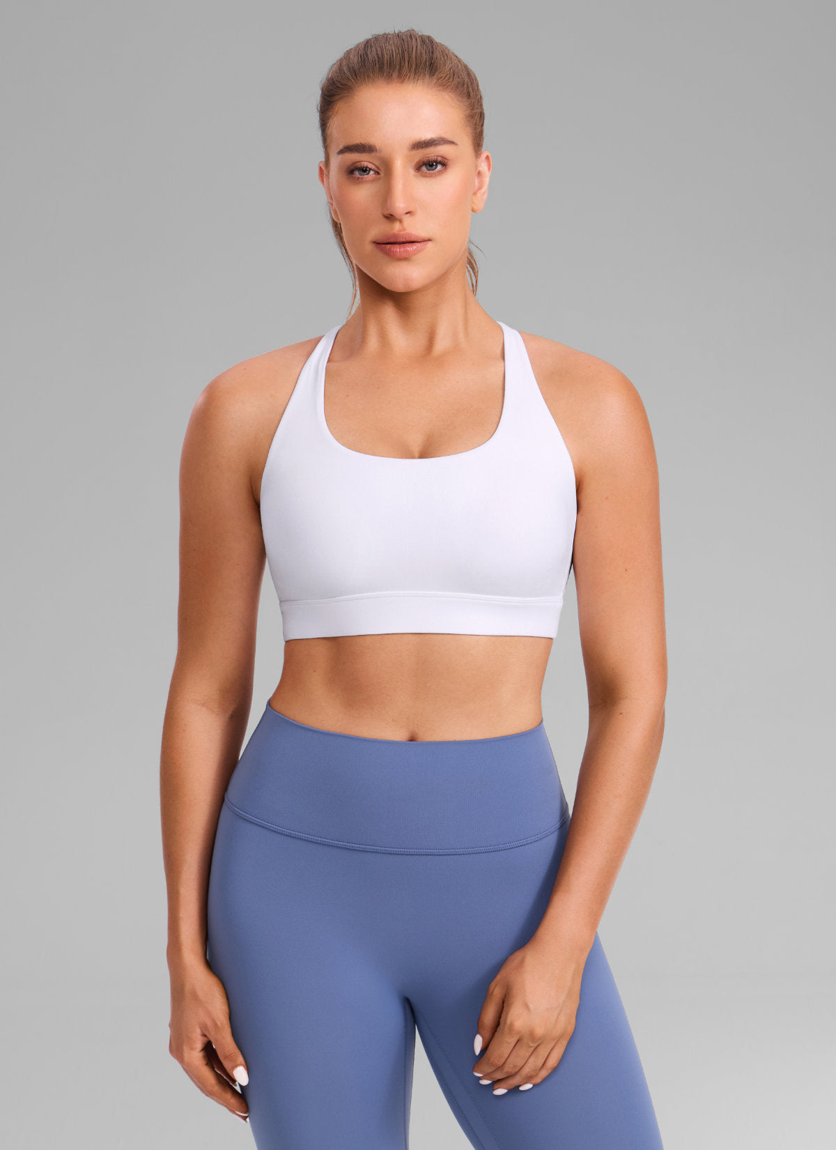 حمالة صدر رياضية نسائية من CRZ YOGA من طراز Butterlift® للتدريب بياقة دائرية وظهر متقاطع باللون الأبيض