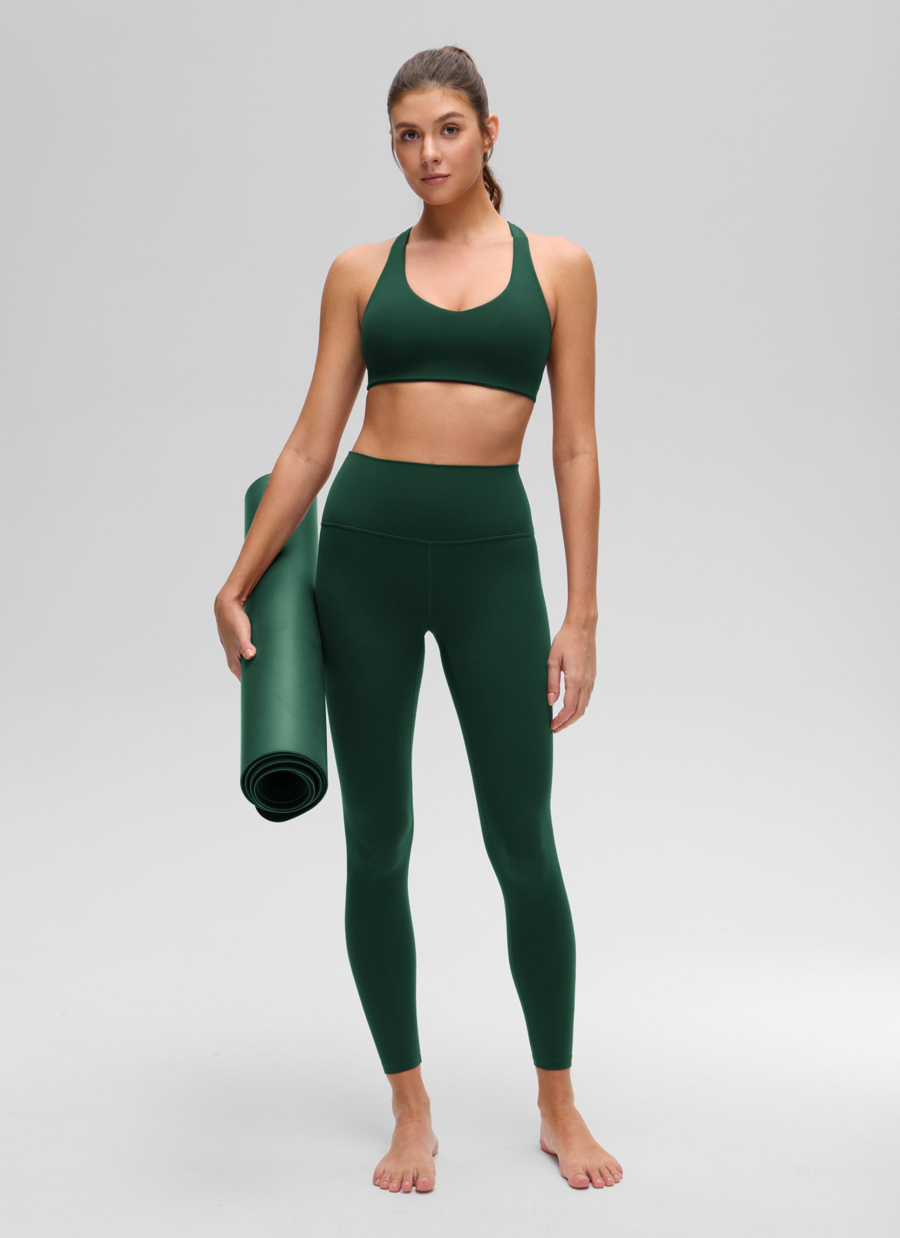 CRZ YOGA Women's Butterluxe Yoga V Neck RacerBack Build in Sports Bra Legend Green @model_info:Q2