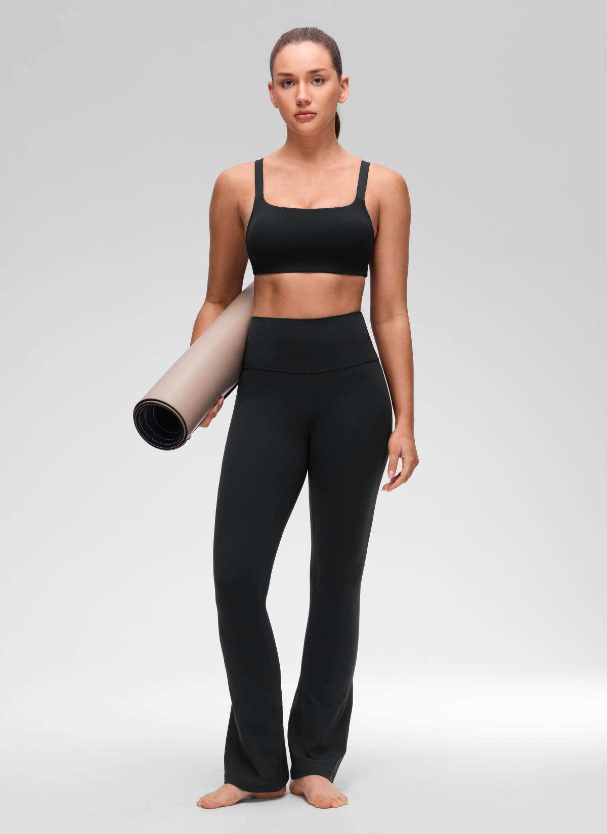 حمالة صدر رياضية بفتحة رقبة على شكل حرف U وظهر مربع لليوغا Butterluxe للنساء من CRZ YOGA لون أسود