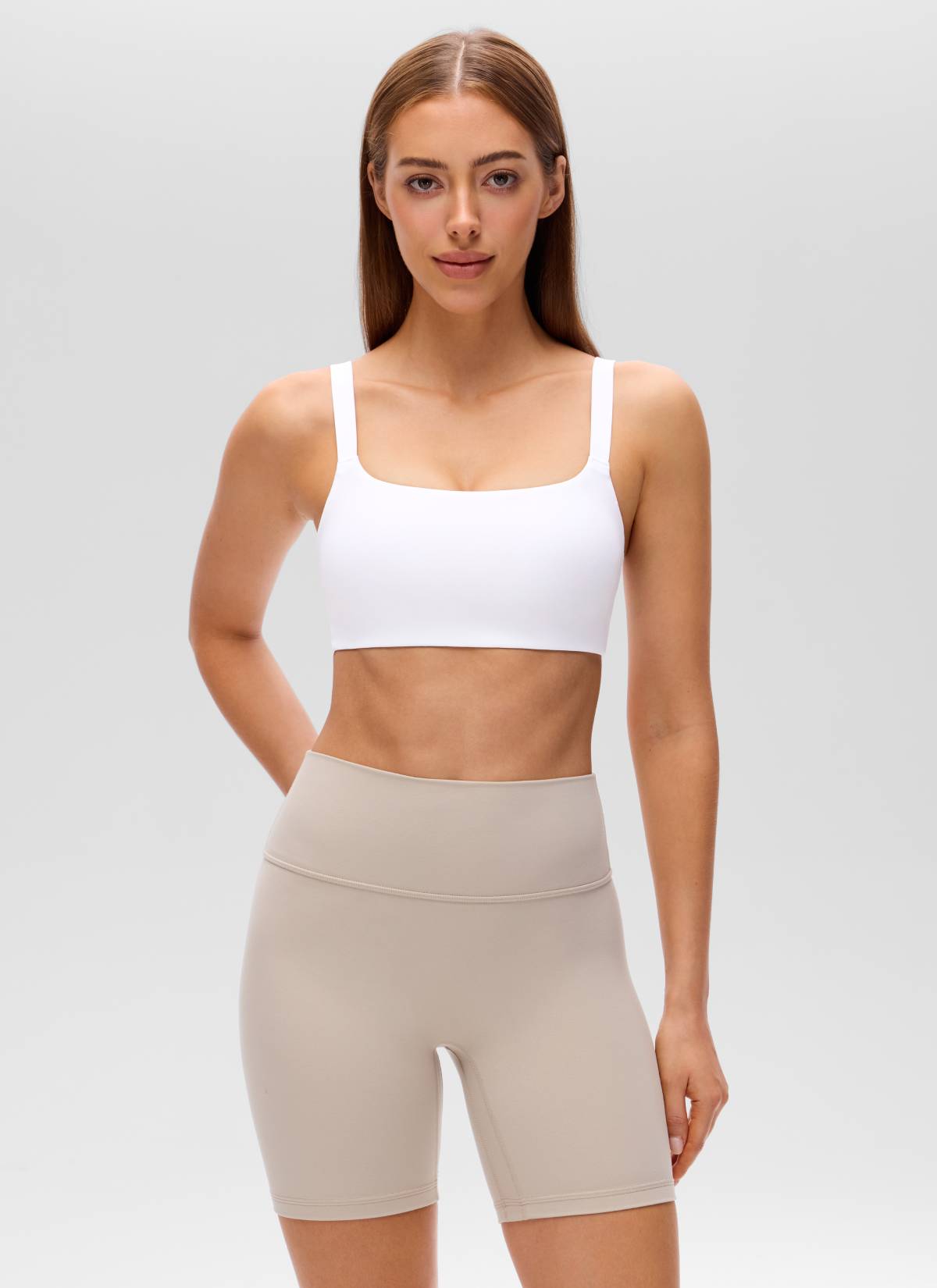 حمالة صدر رياضية بفتحة رقبة على شكل حرف U وظهر مربع لليوغا Butterluxe للنساء من CRZ YOGA لون أبيض