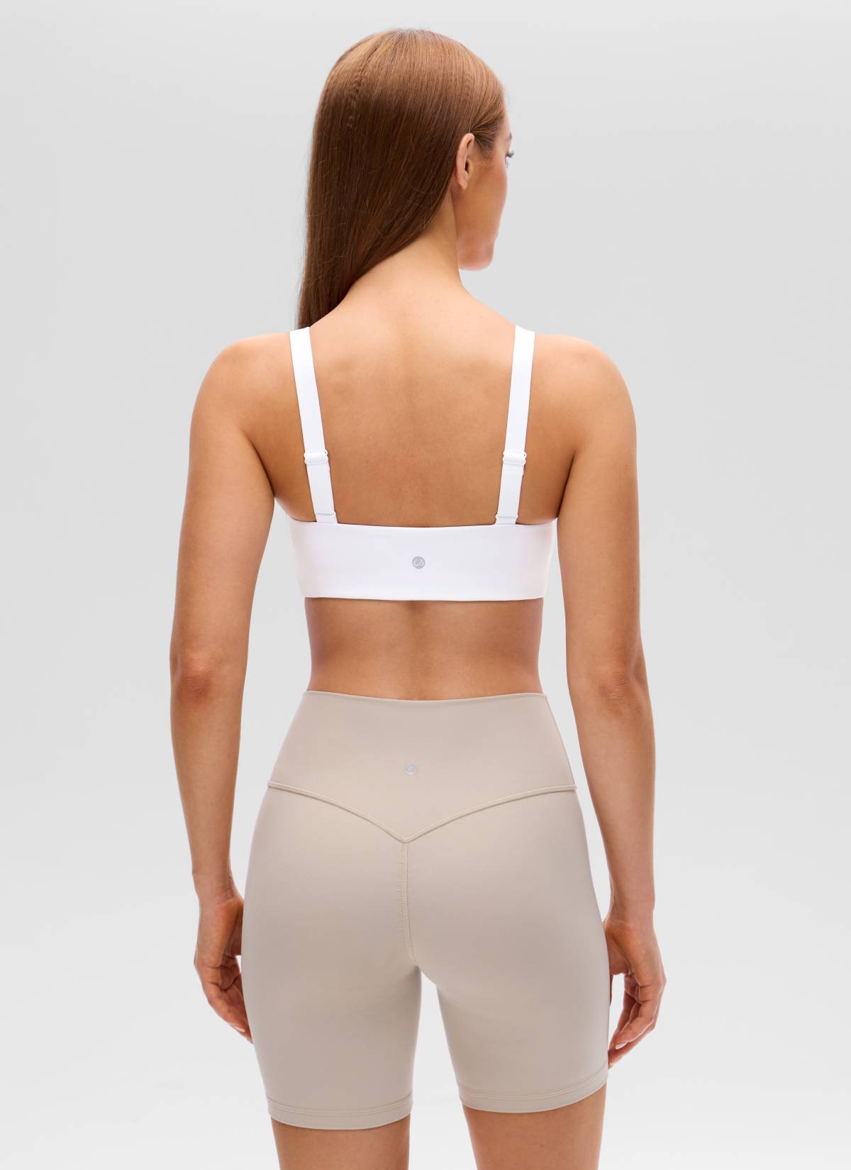 حمالة صدر رياضية بفتحة رقبة على شكل حرف U وظهر مربع لليوغا Butterluxe للنساء من CRZ YOGA لون أبيض