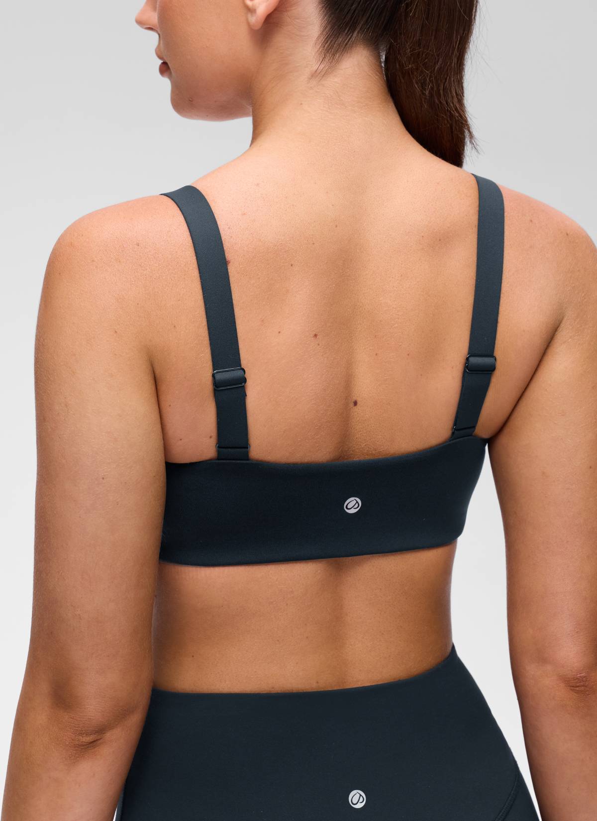 حمالة صدر رياضية بفتحة رقبة على شكل حرف U وظهر مربع لليوغا Butterluxe للنساء من CRZ YOGA لون كحلي داكن