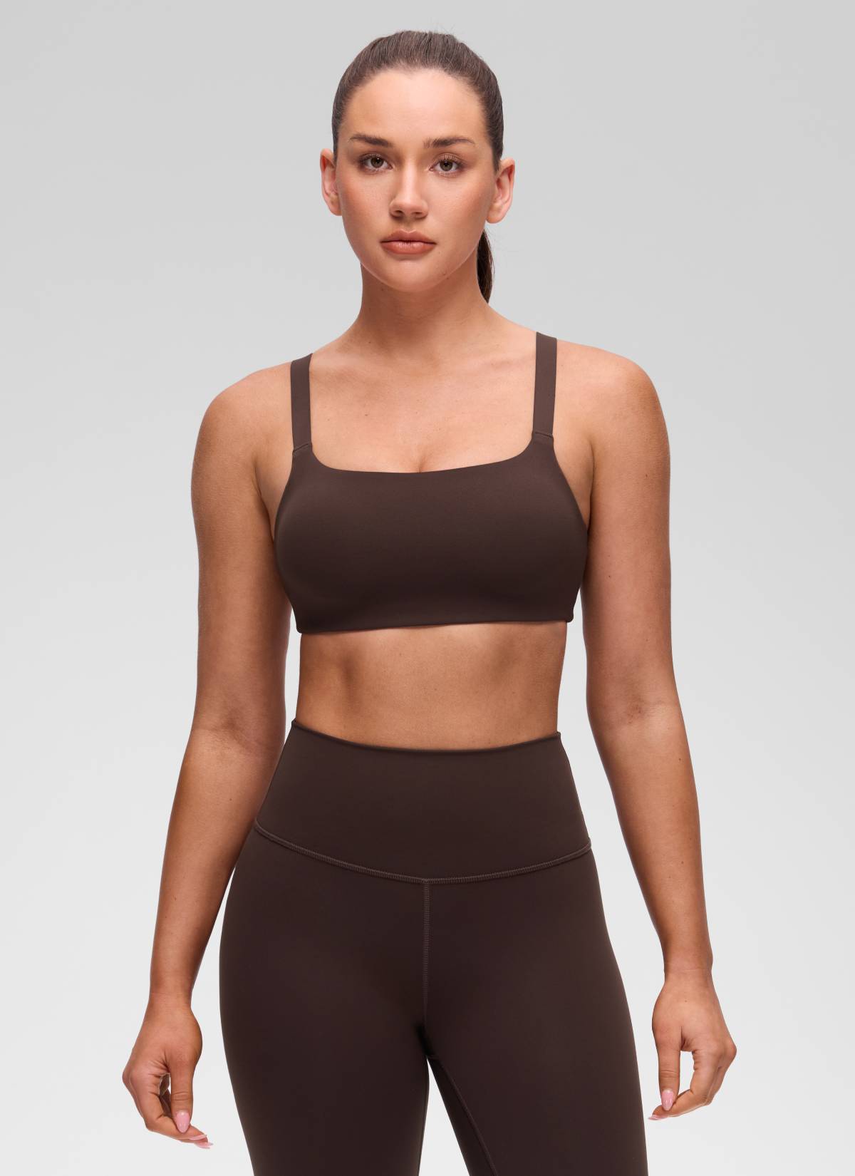 حمالة صدر رياضية بفتحة رقبة على شكل حرف U وظهر مربع لليوغا Butterluxe للنساء من CRZ YOGA لون بني داكن
