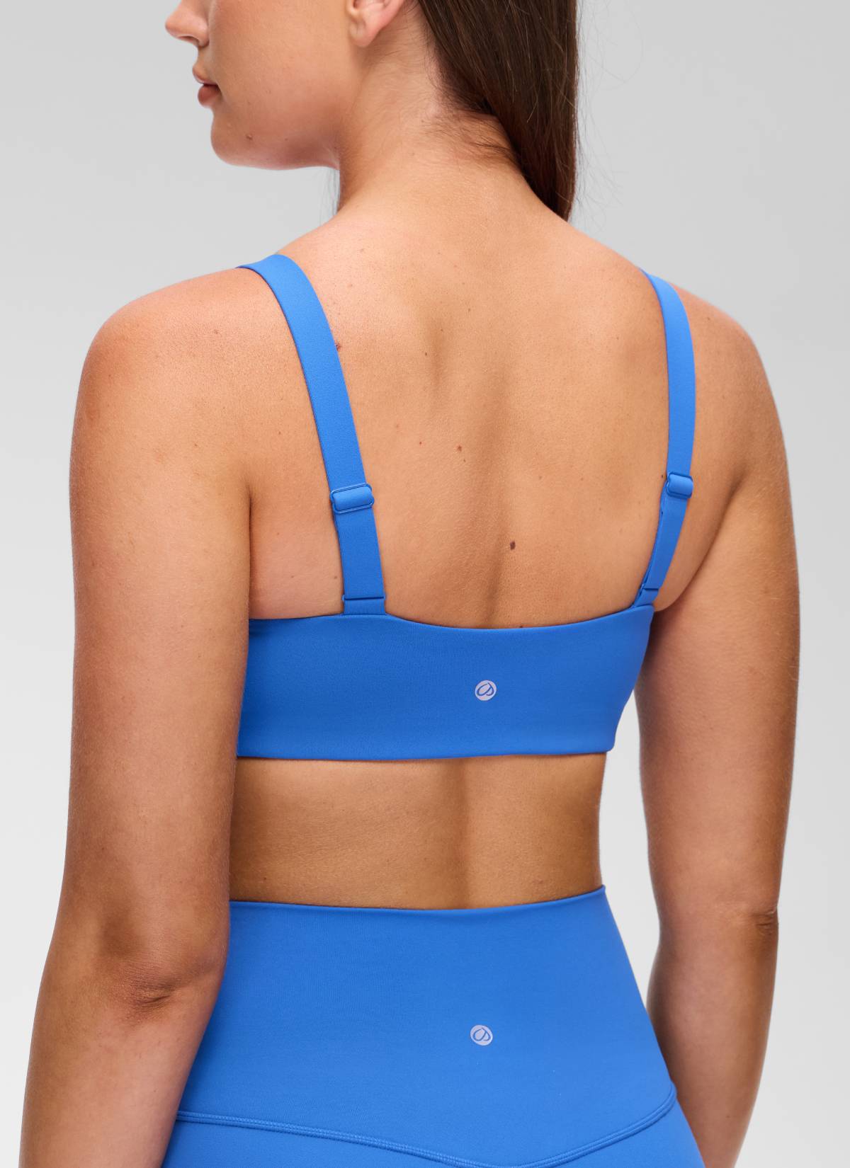 حمالة صدر رياضية بفتحة رقبة على شكل حرف U وظهر مربع لليوغا Butterluxe للنساء من CRZ YOGA لون أزرق براق
