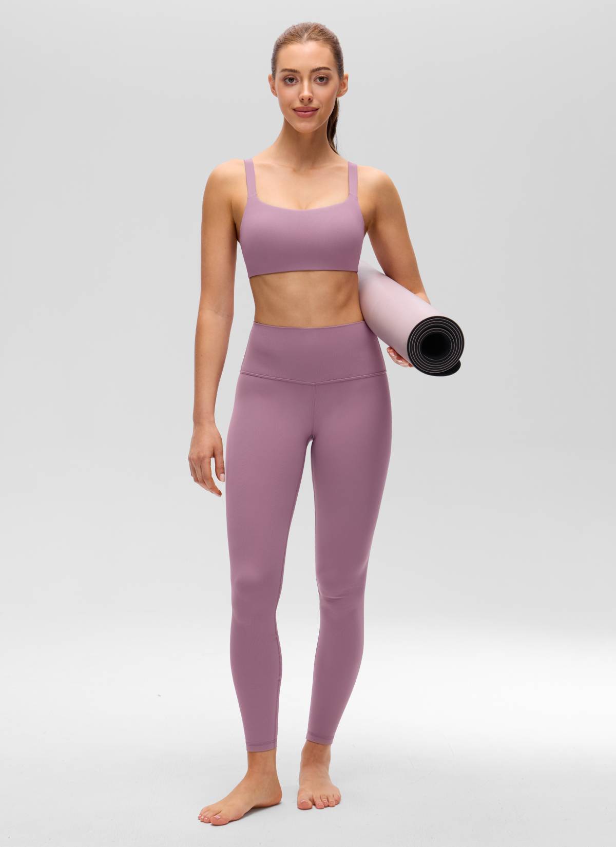 حمالة صدر رياضية نسائية Butterluxe بتصميم رقبة على شكل حرف U وتصميم مربع من الخلف من CRZ YOGA، لون لافندر فاتح